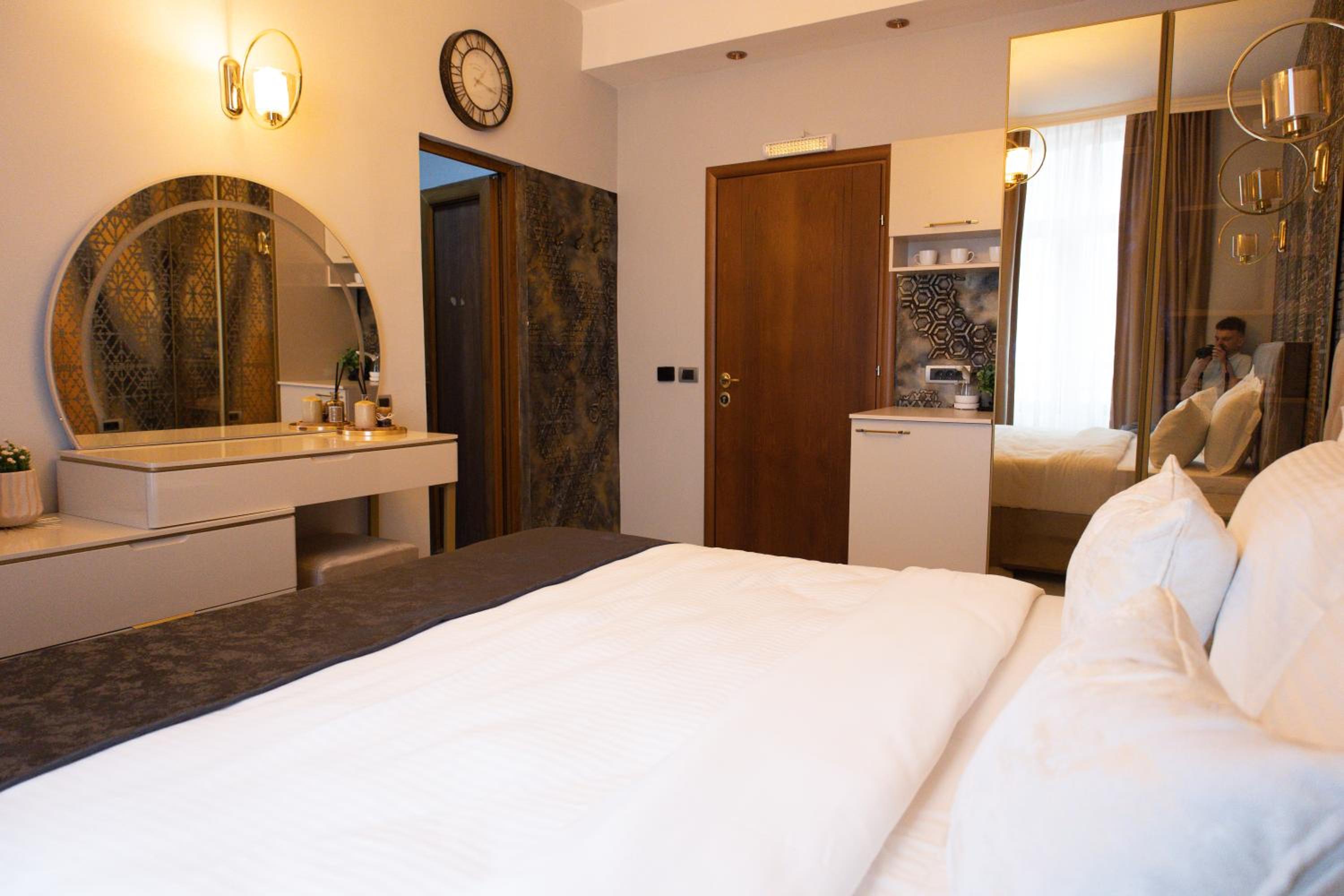 Deluxe Double or Twin Room photo 3
