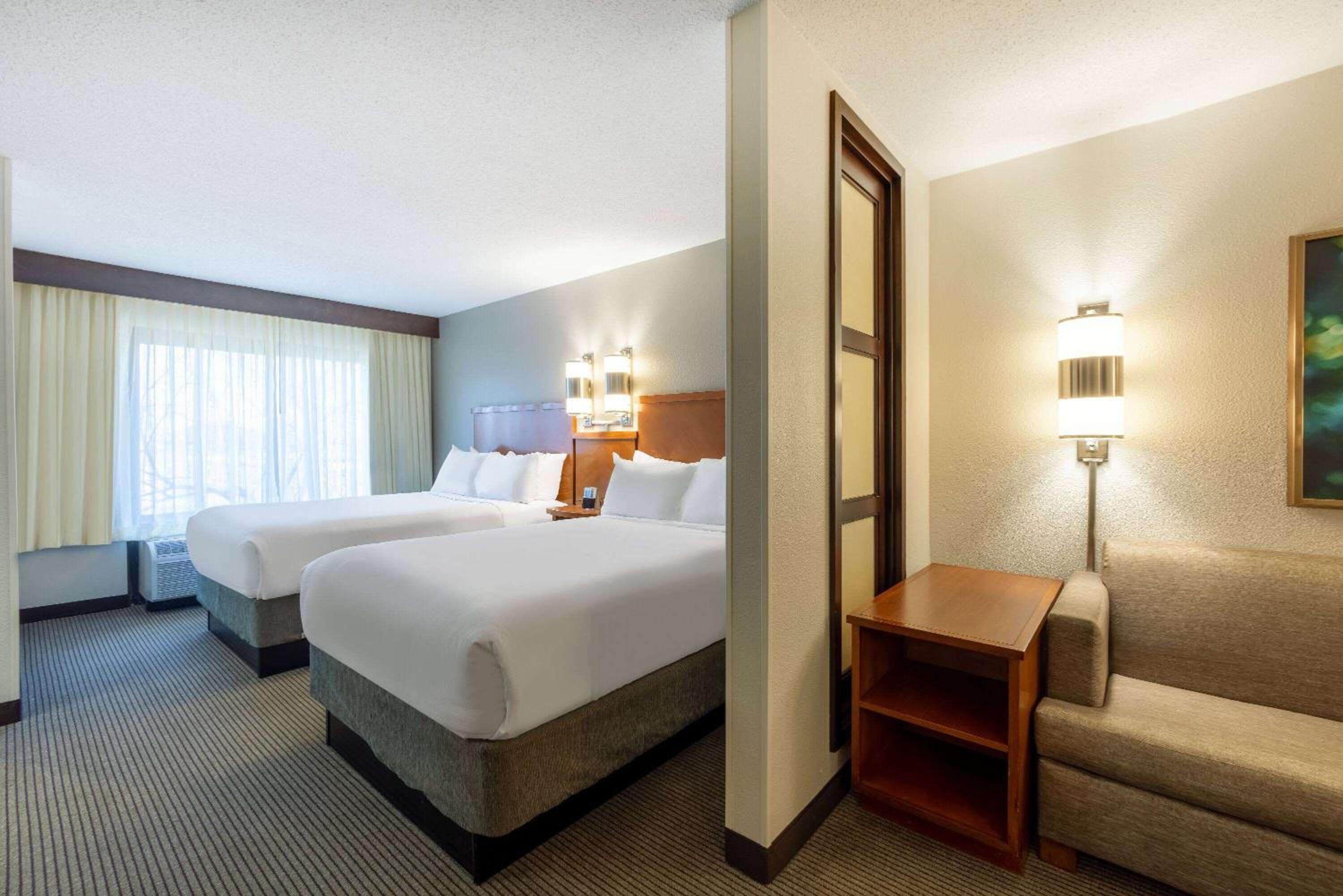 Junior Suite with Two Double Beds - Non-Smoking - Photo 2