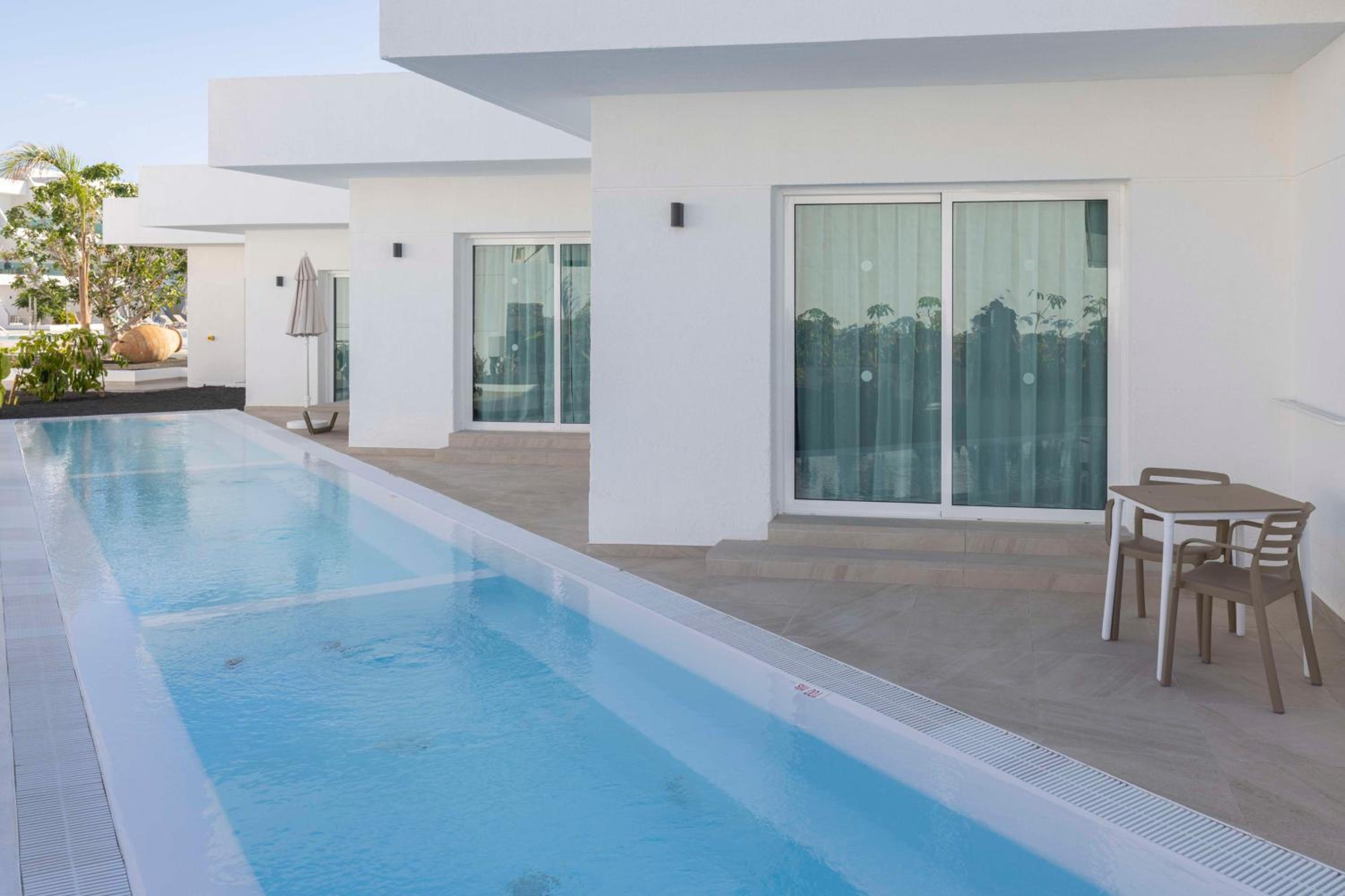 Suite - Acceso directo a la piscina