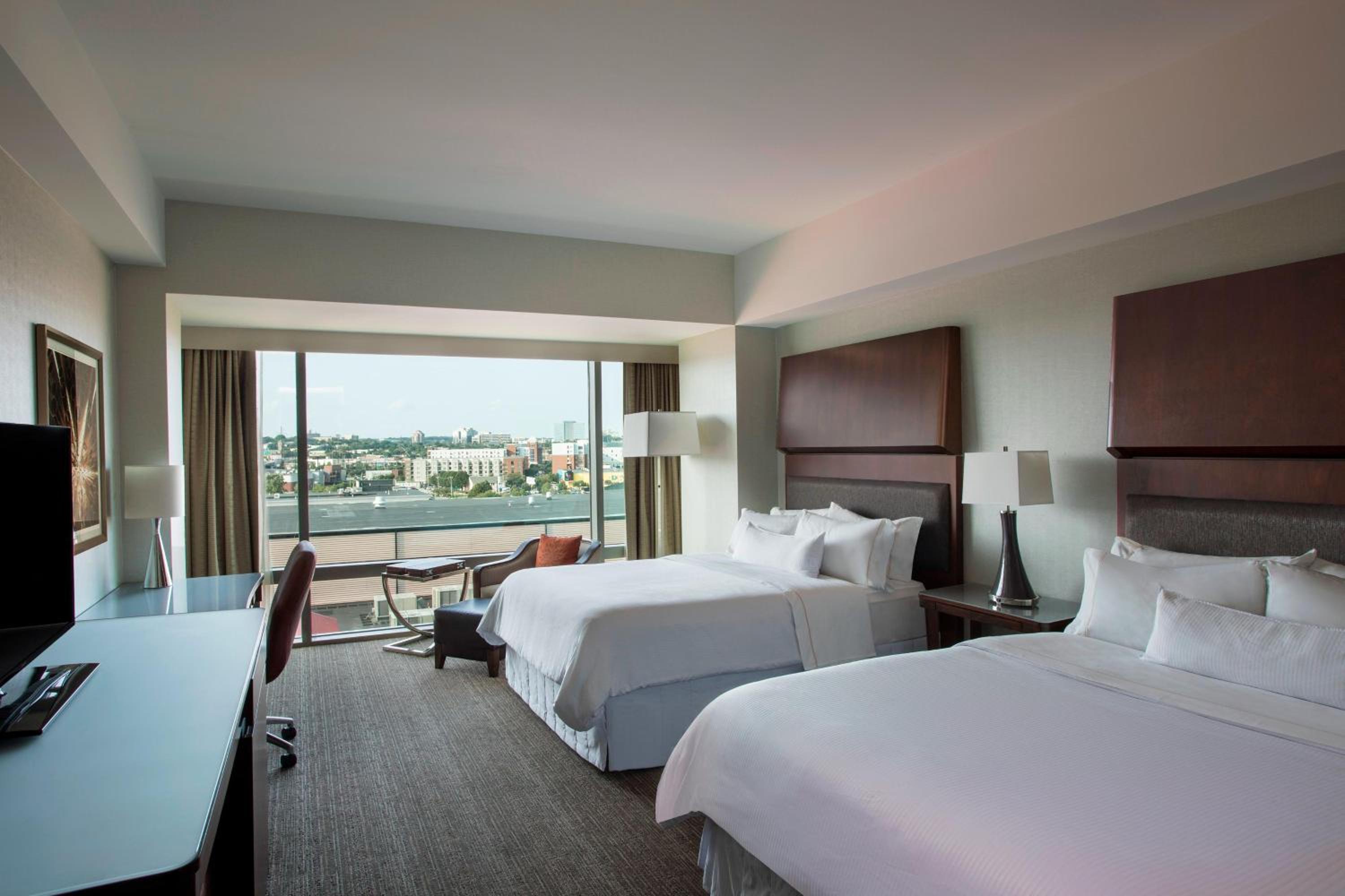 Premium Queen Room with Two Queen Beds photo 1