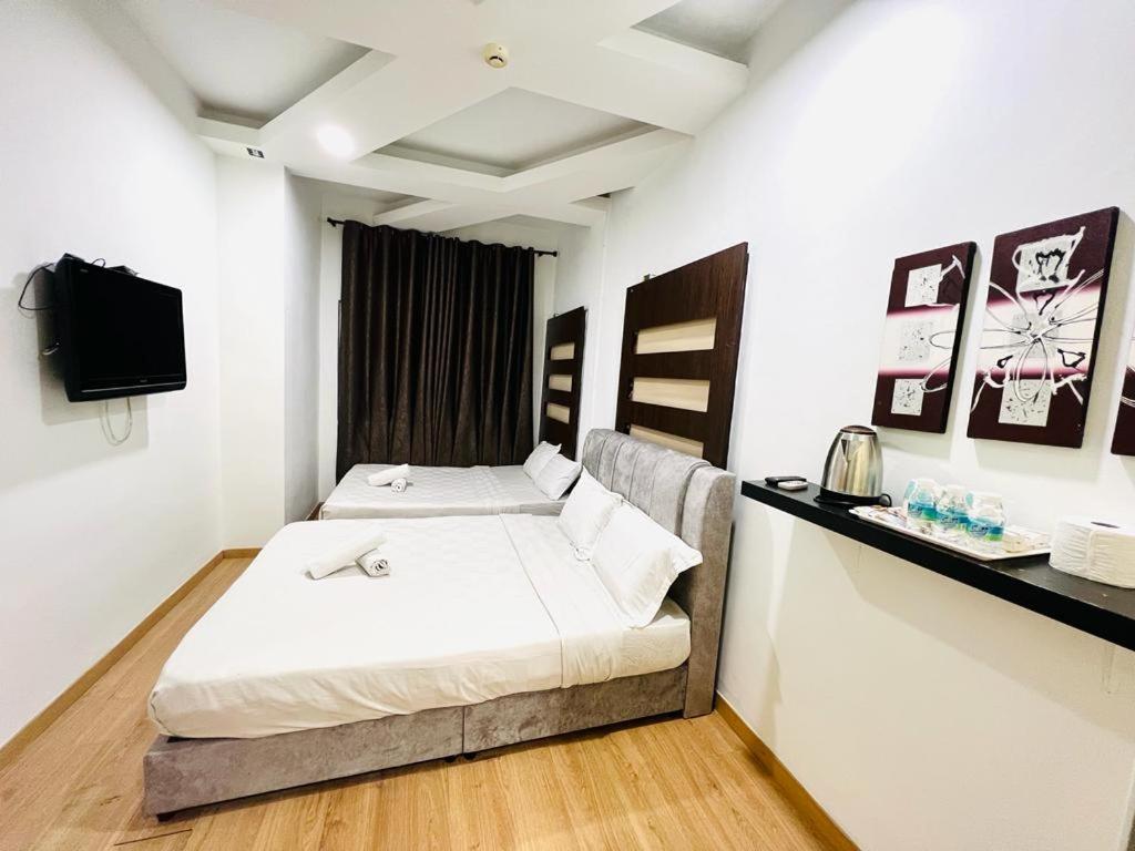 Deluxe Family Room