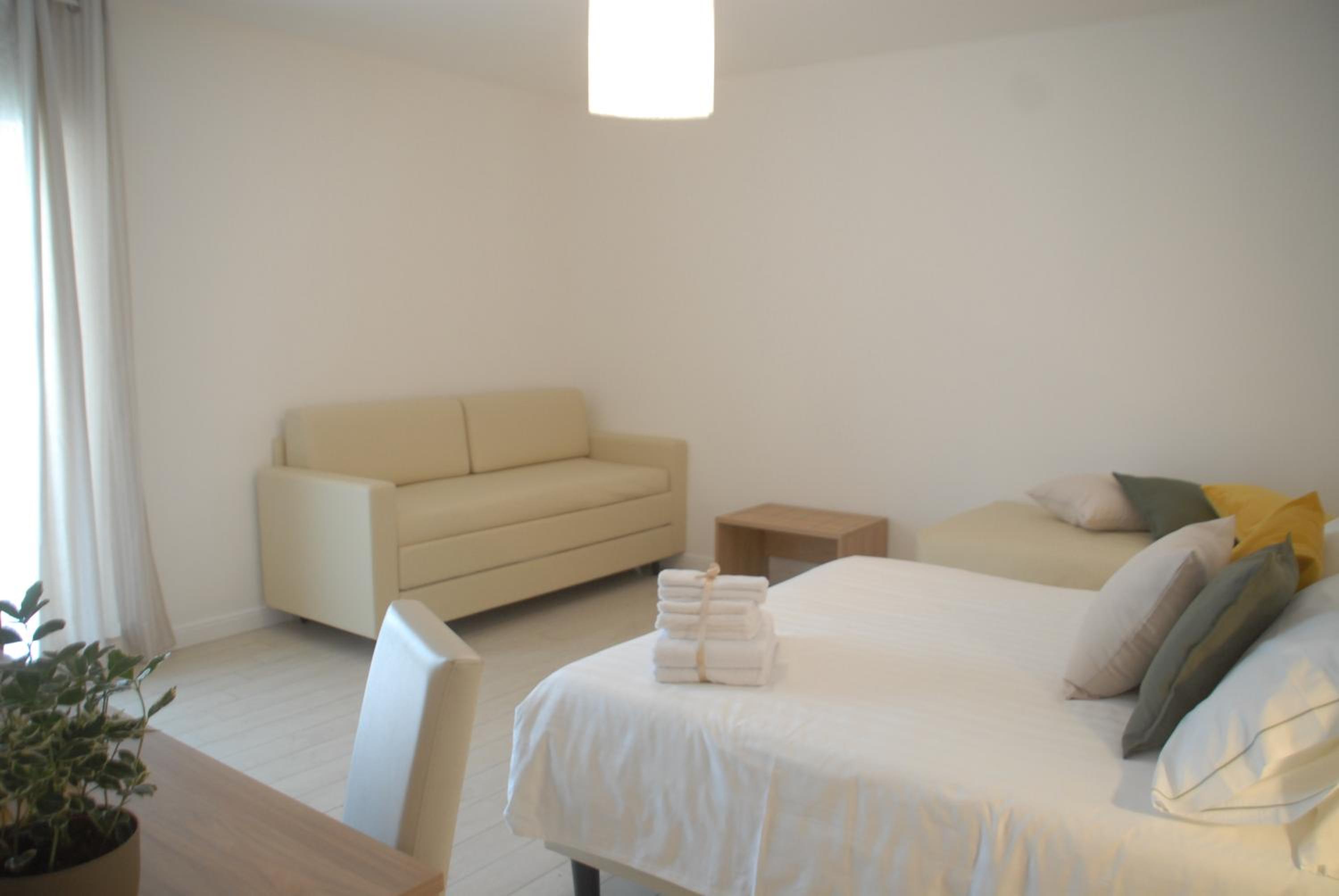 Superior Family Room photo 3