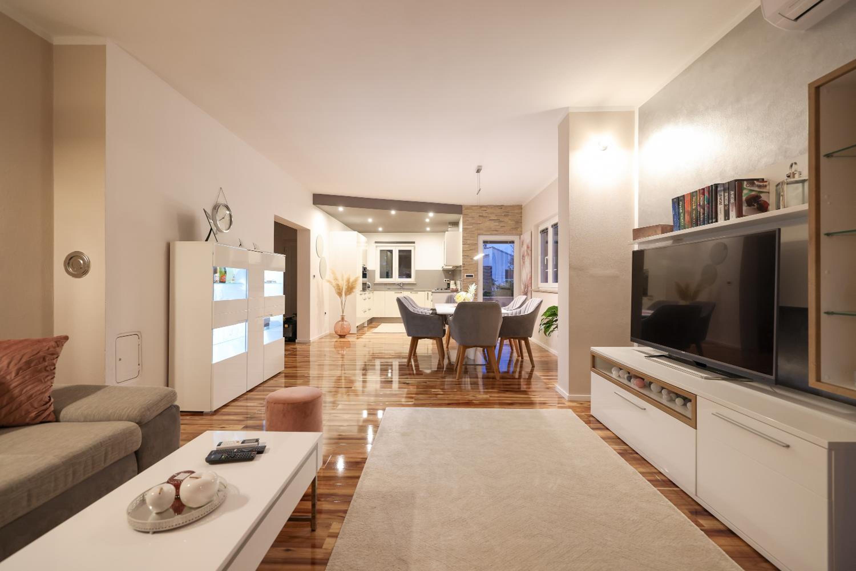 Three-Bedroom Apartment with Private Pool photo 3