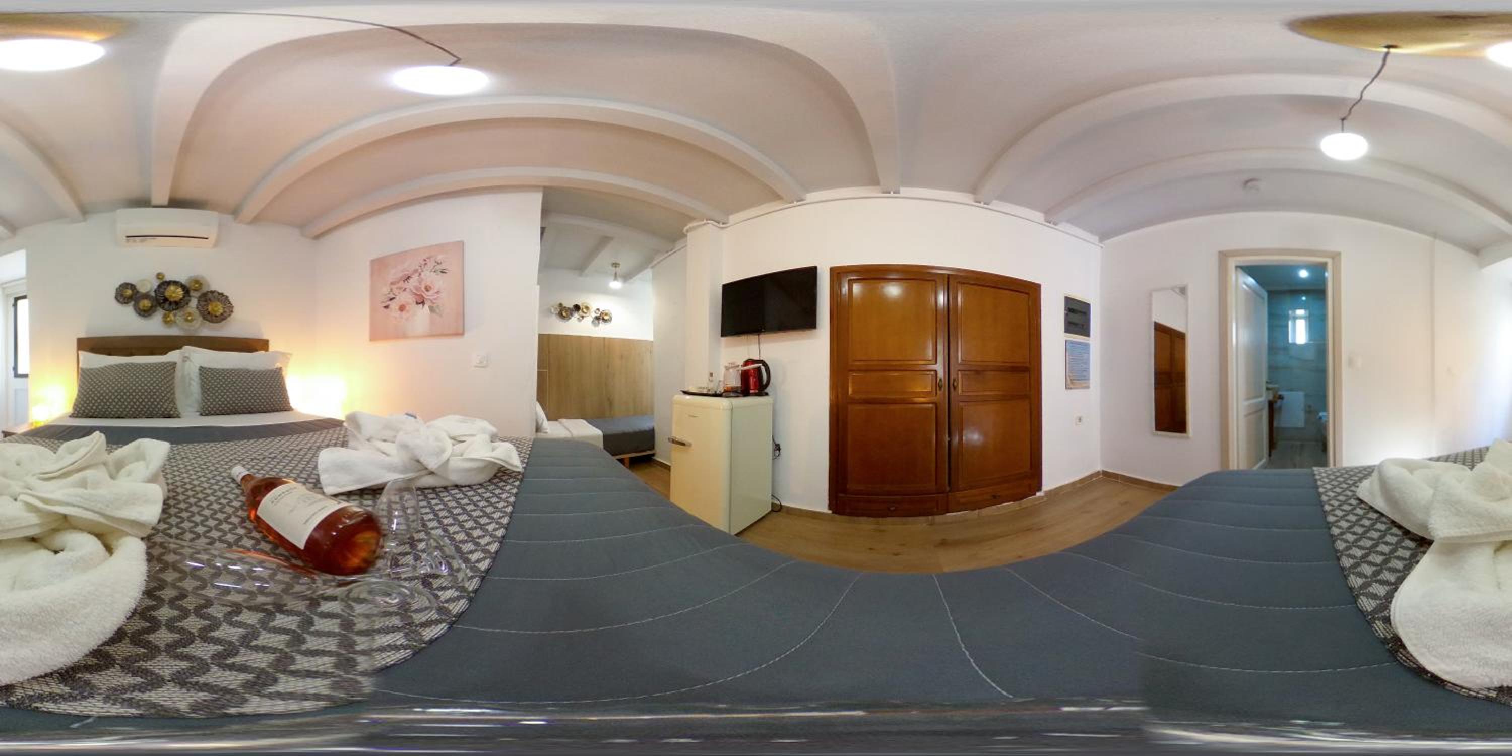 Economy Triple Room