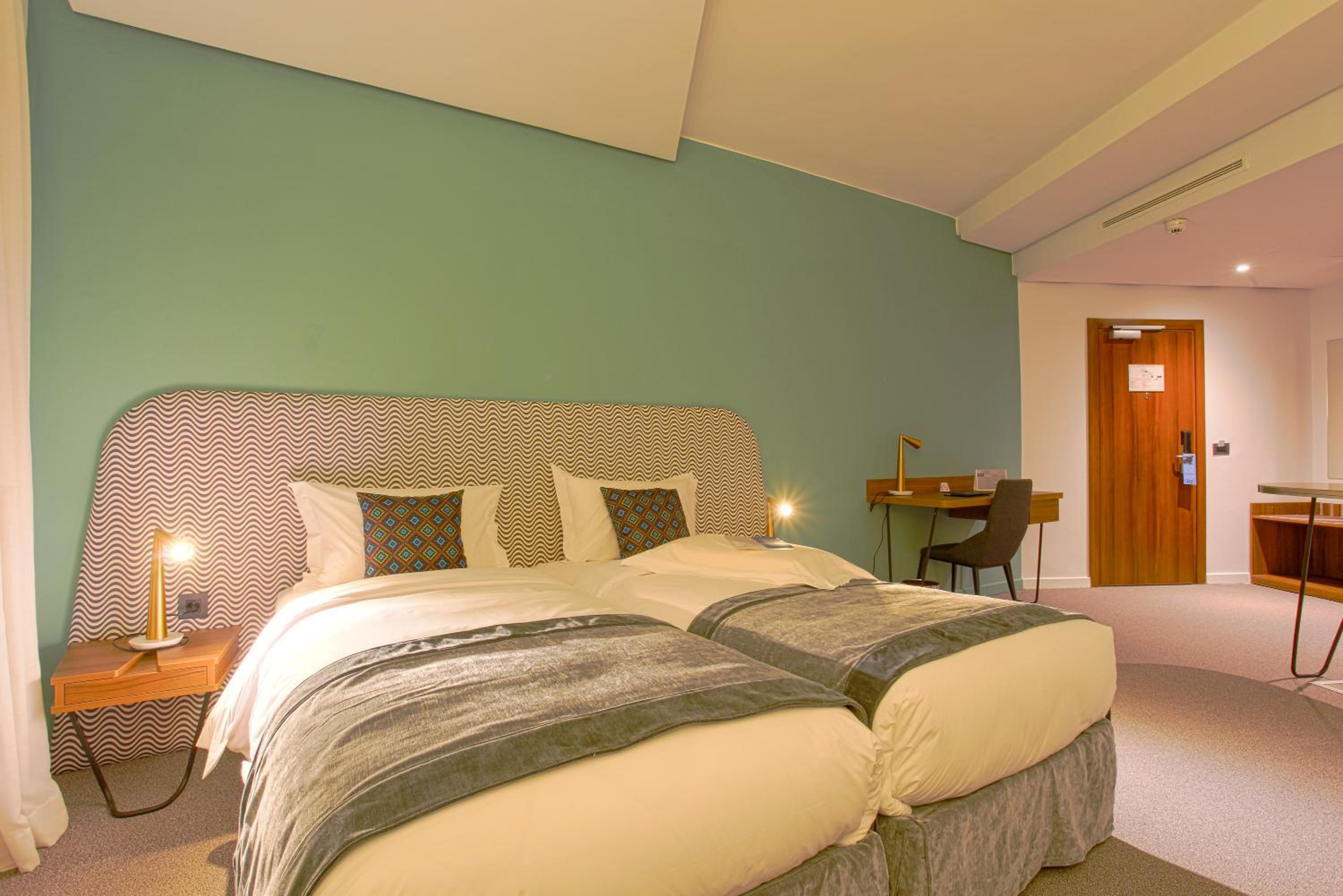 Studio - 2 Single Beds
