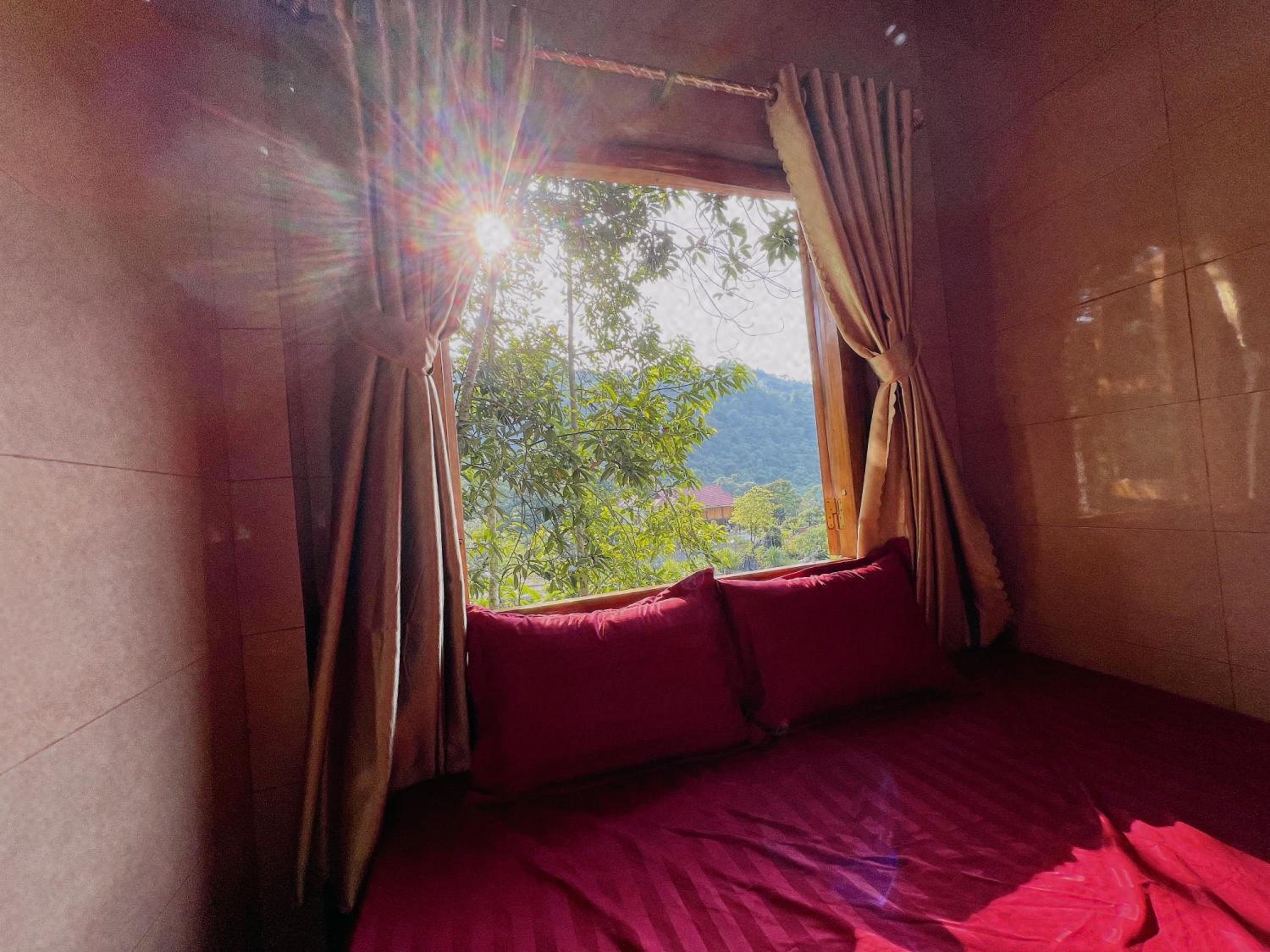 King Room With Lake View photo 2