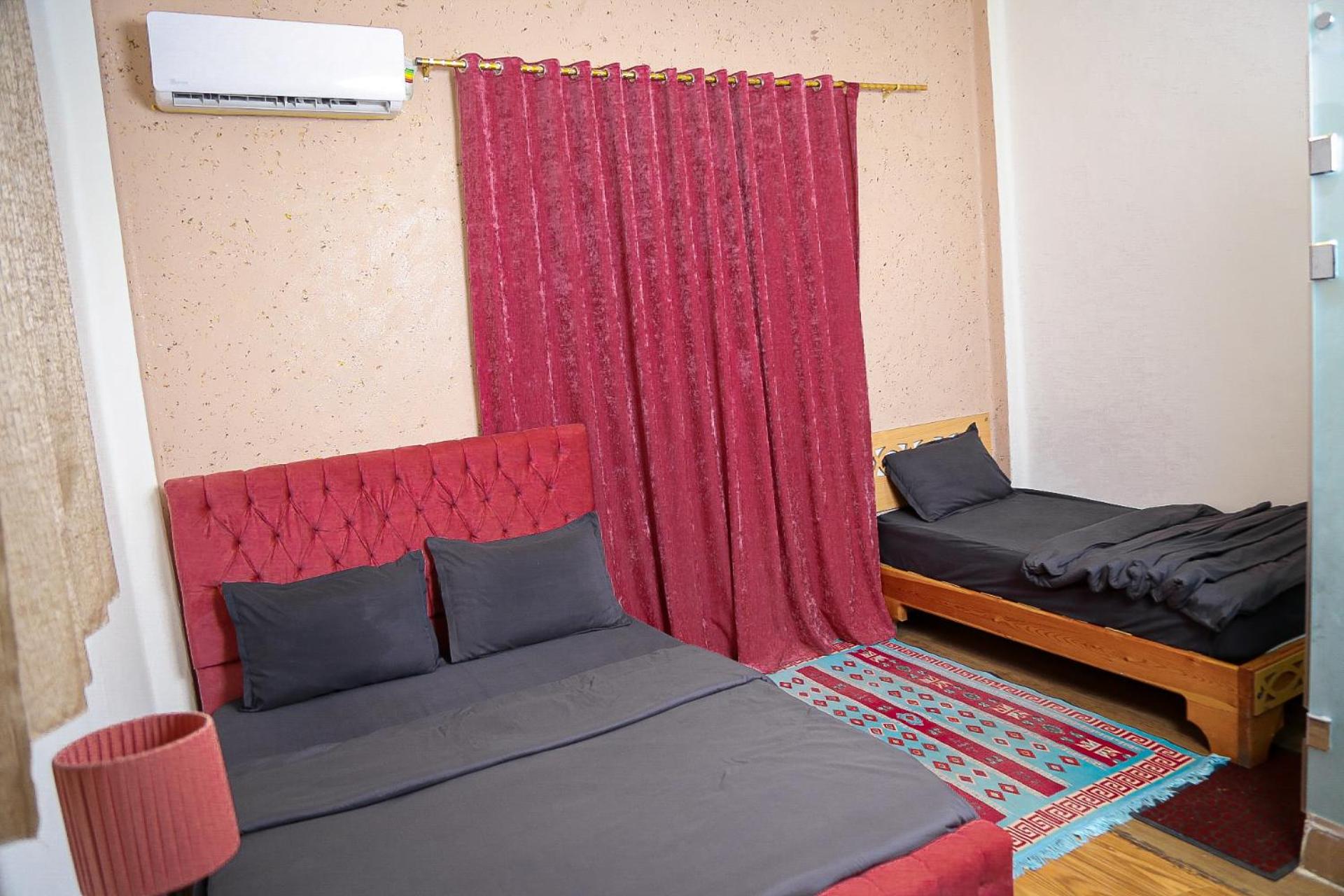Triple Room with Private Bathroom photo 2
