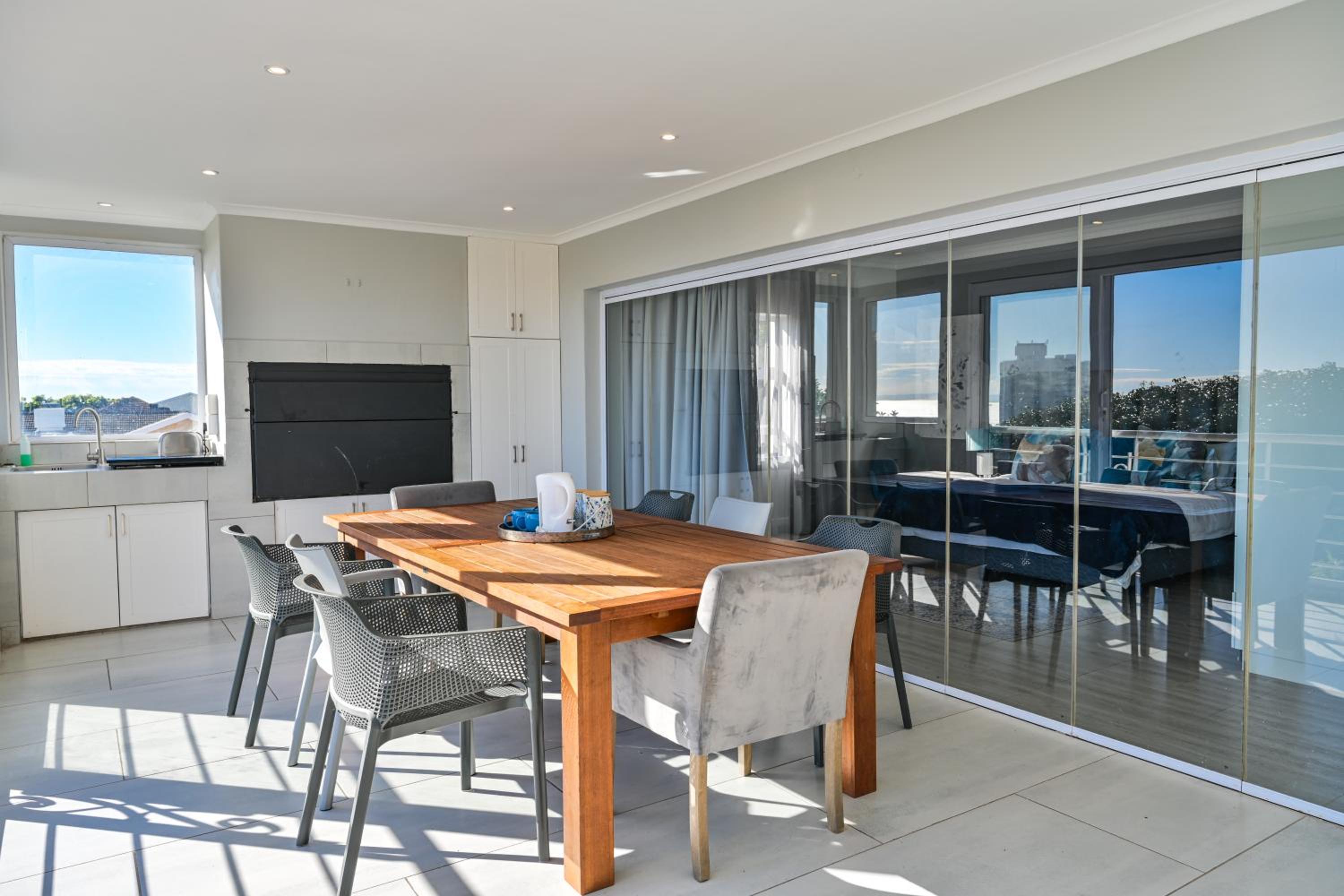 Executive Suite - Photo 10