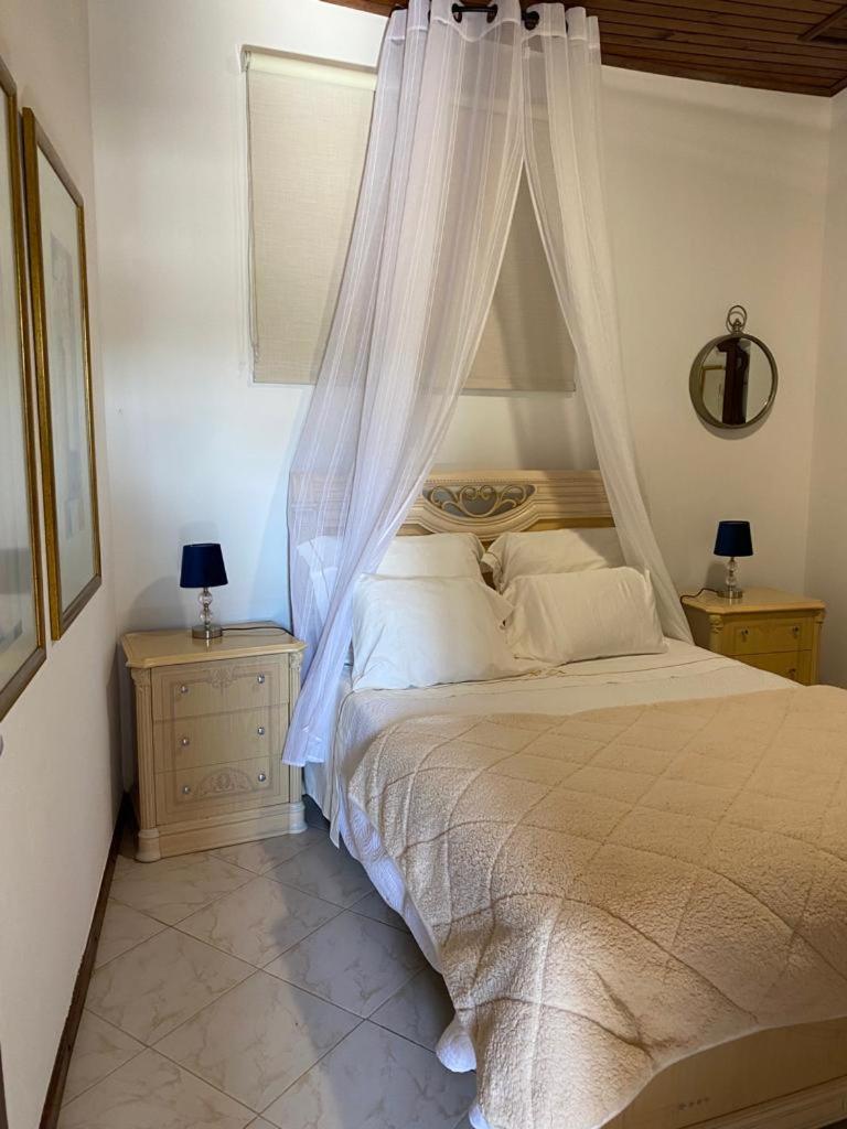 Villa - Photo 1