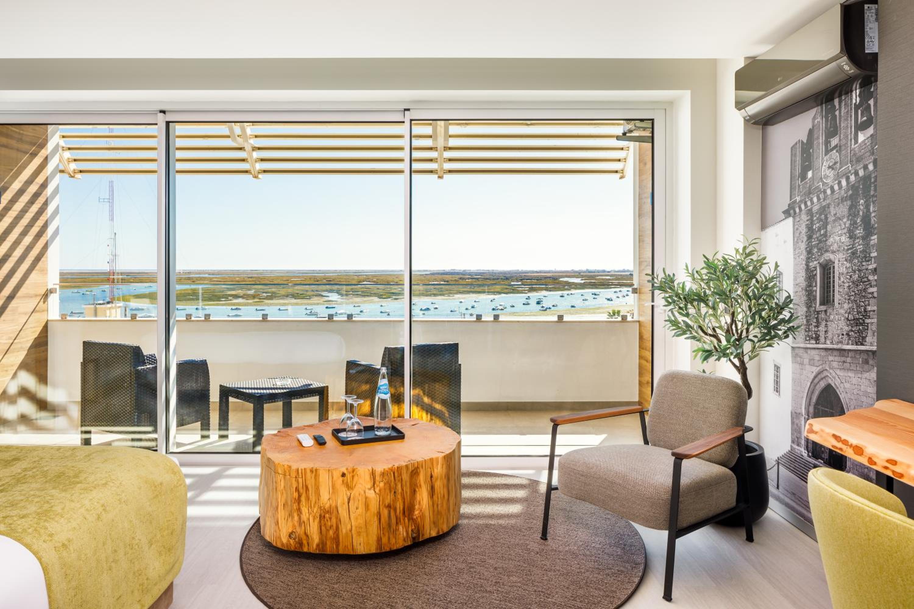 Deluxe Suite with Ria Formosa View - Photo 2