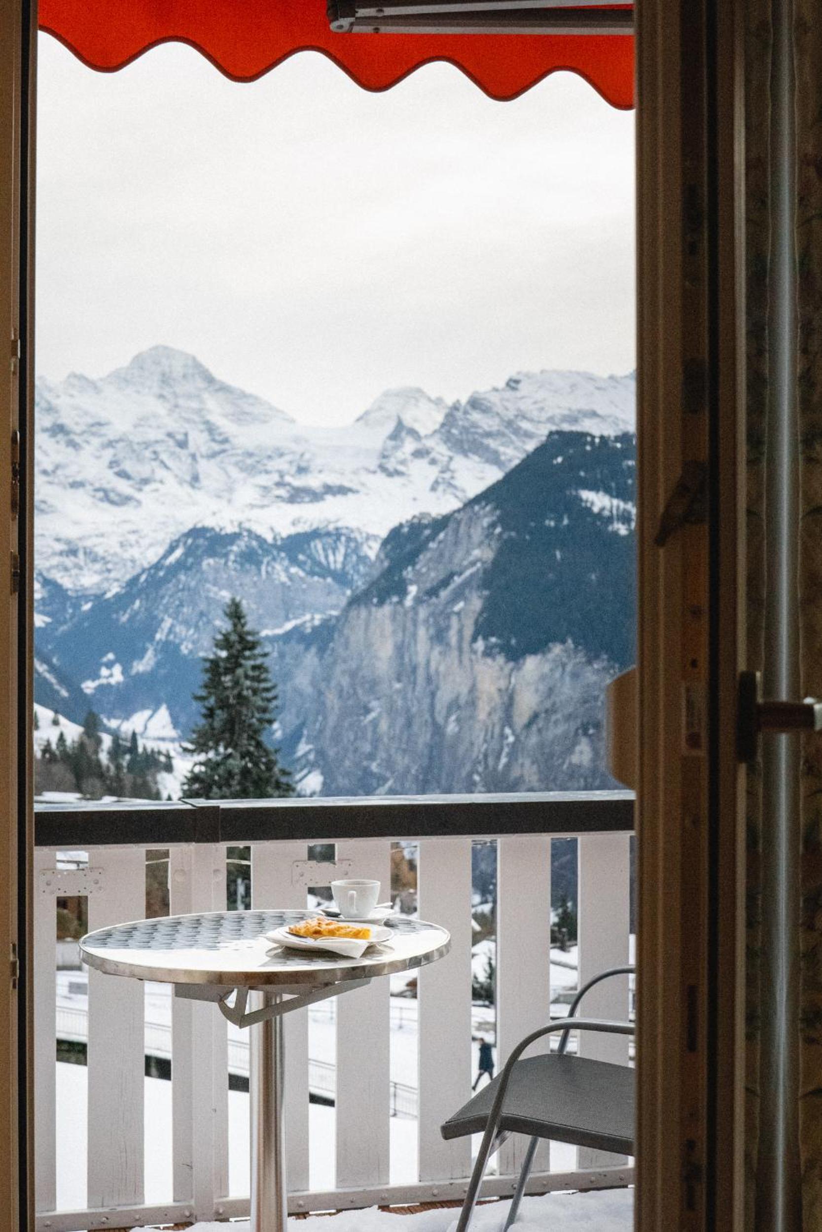 Suite with Balcony and Jungfrau view
