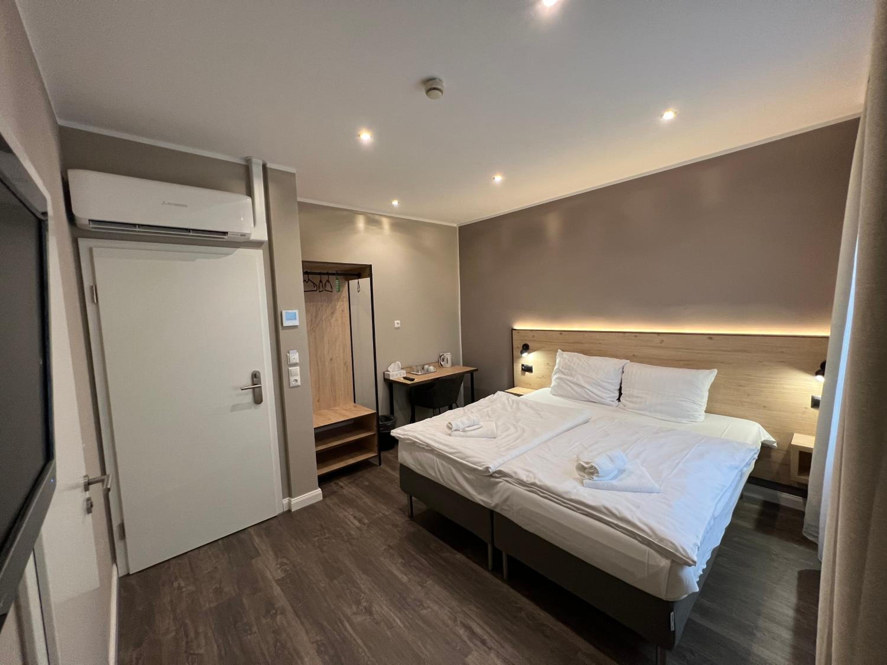 Standard Double Room - Photo 1