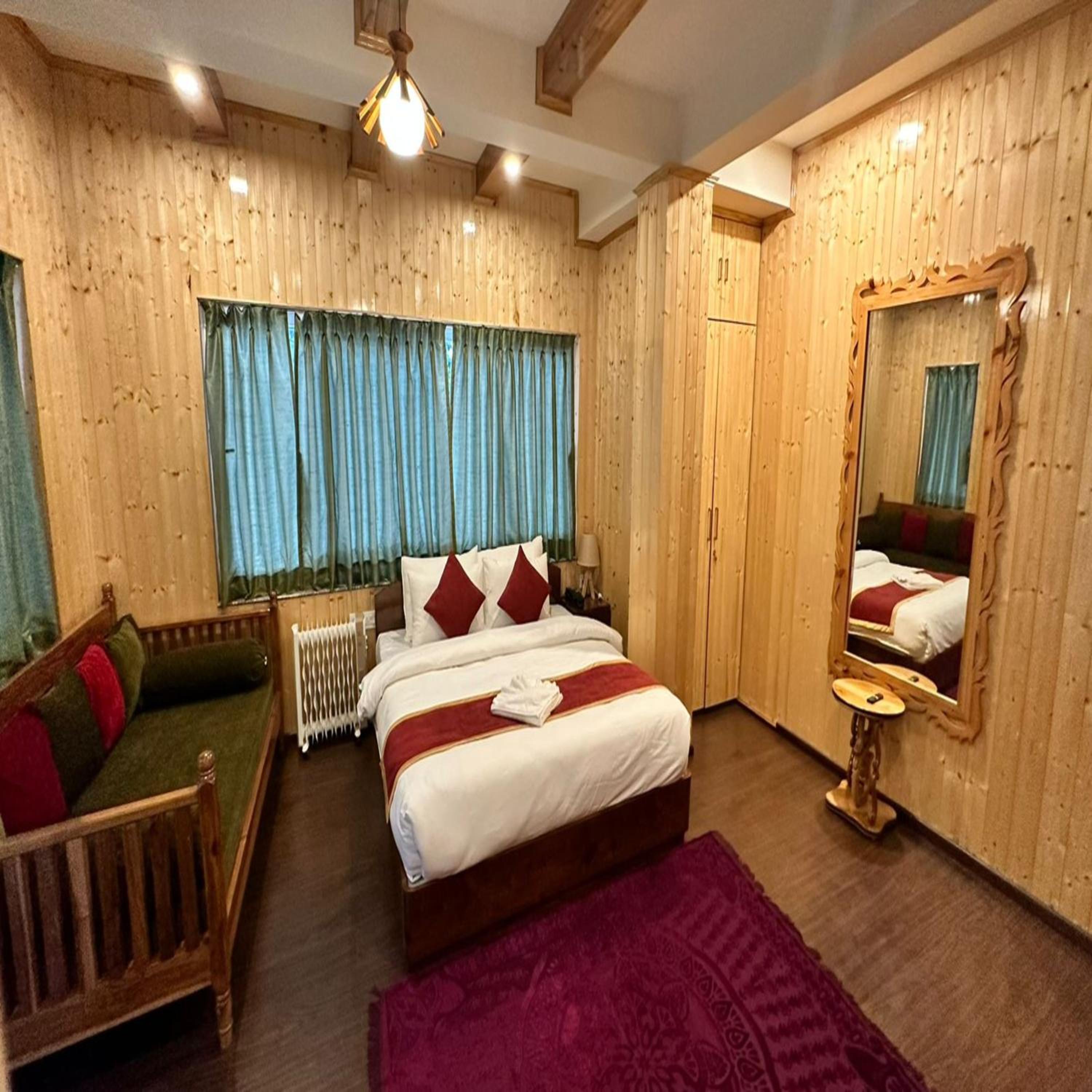 Double Room with Mountain View - Photo 14