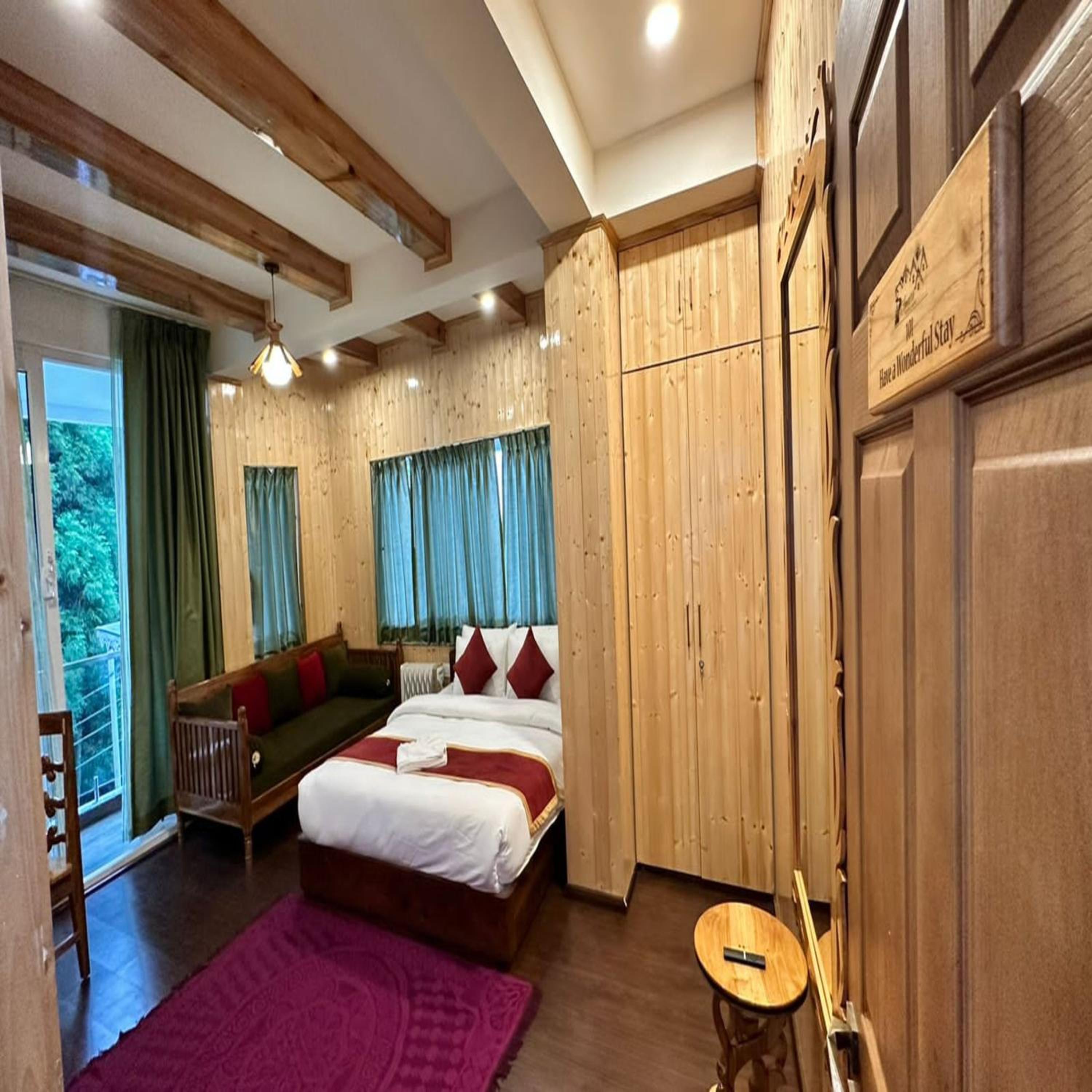 Double Room with Mountain View - Photo 2