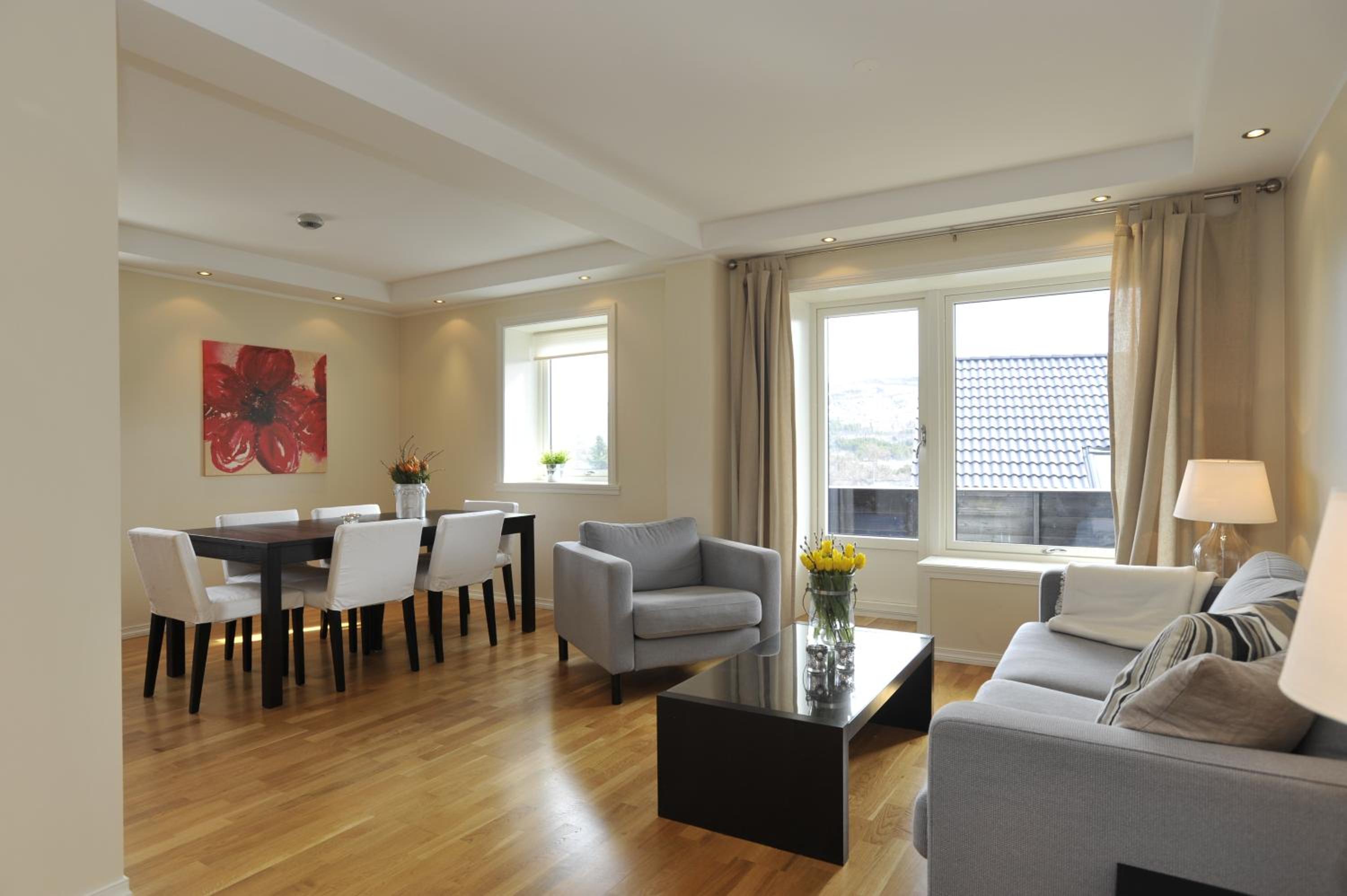 Three-Bedroom Apartment (6 Adults) - Photo 1