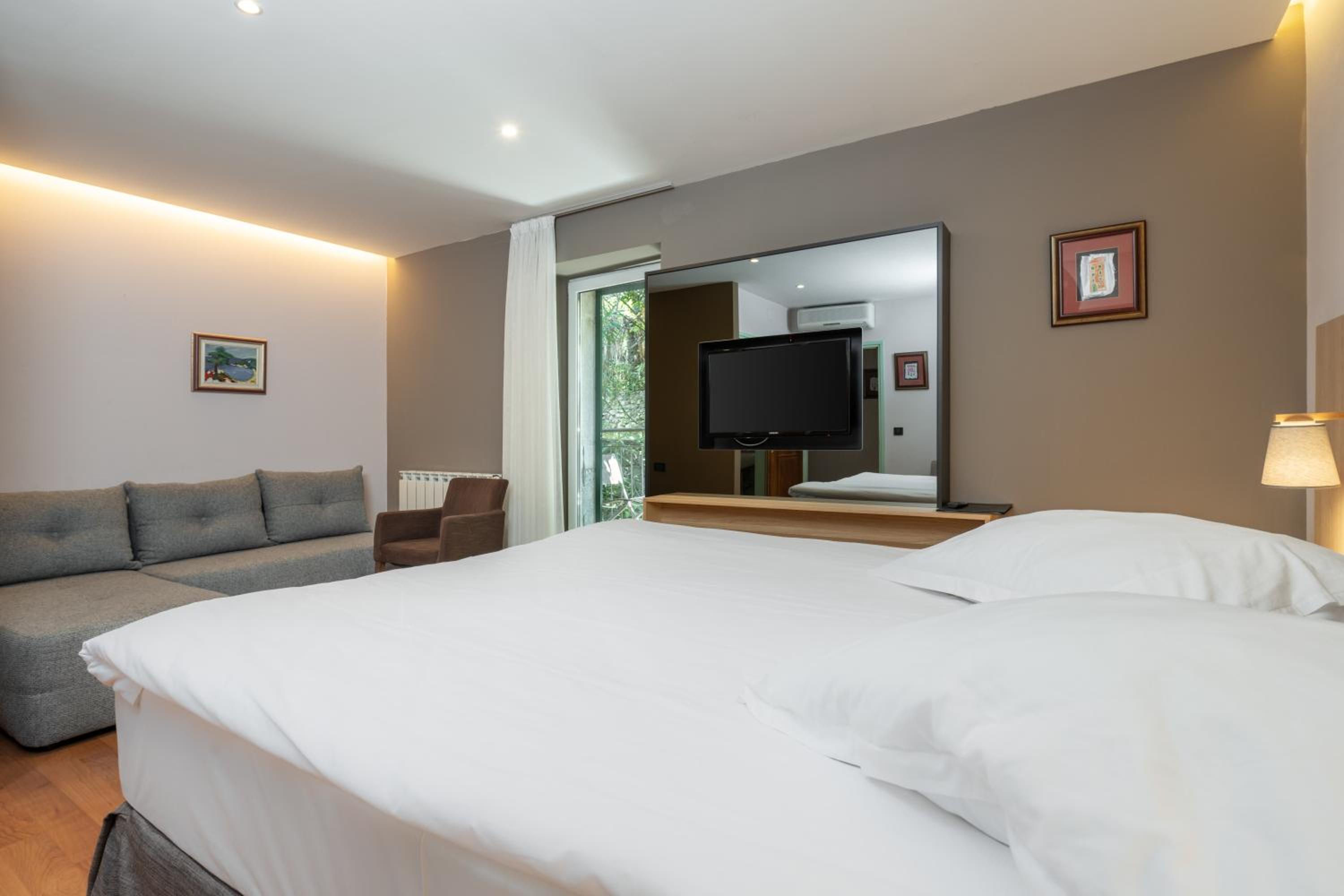 Double Room with Garden View photo 2