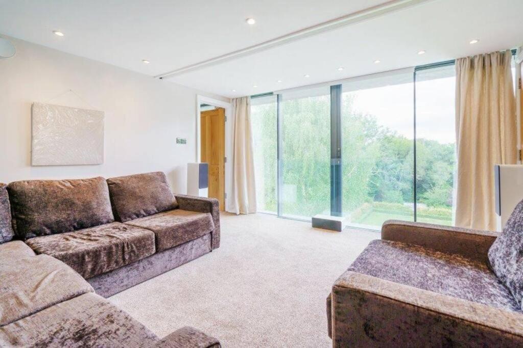 Villa photo 2