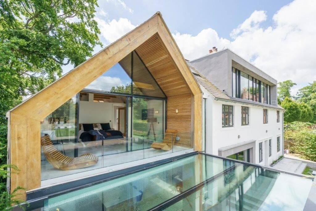 Villa photo 3