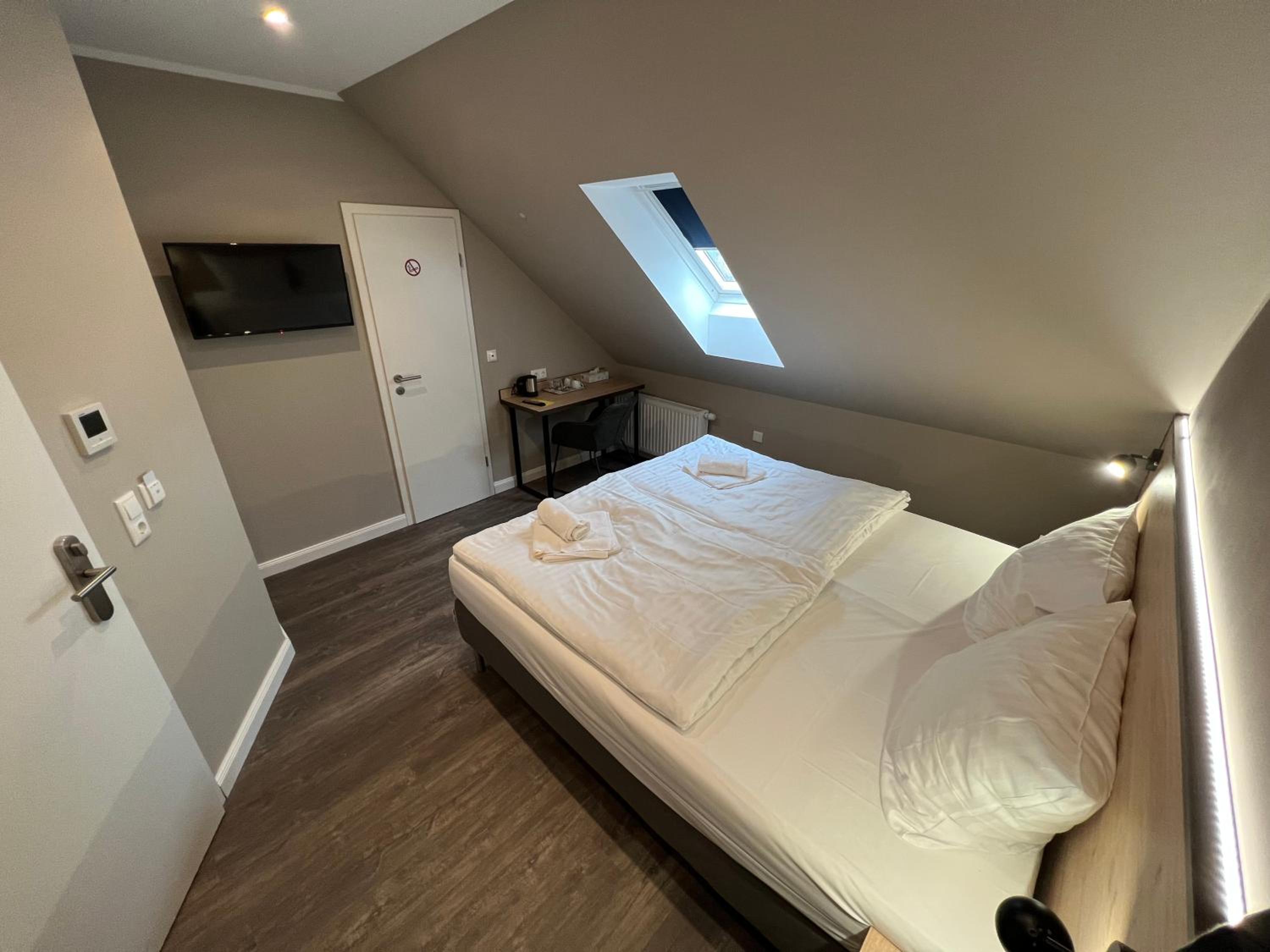 Standard Double Room - Photo 5