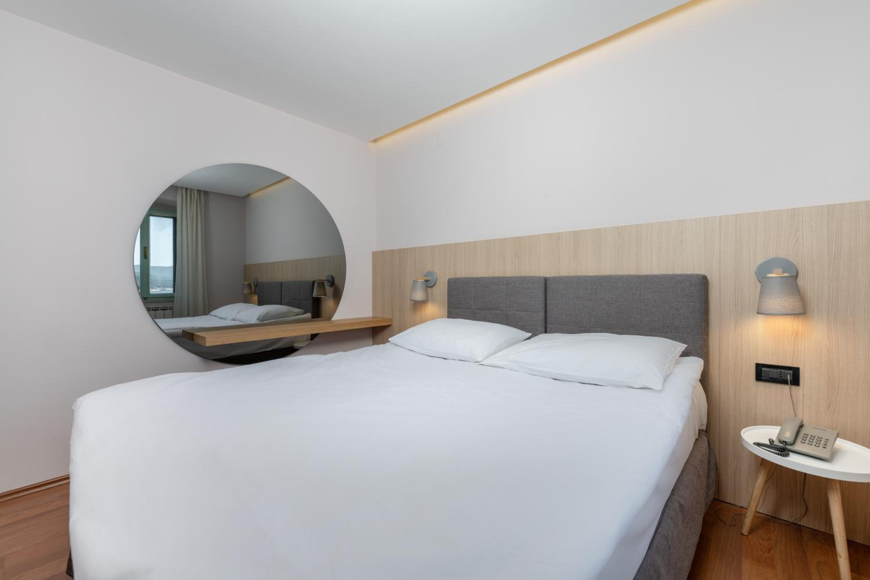 Suite with Balcony - Photo 4