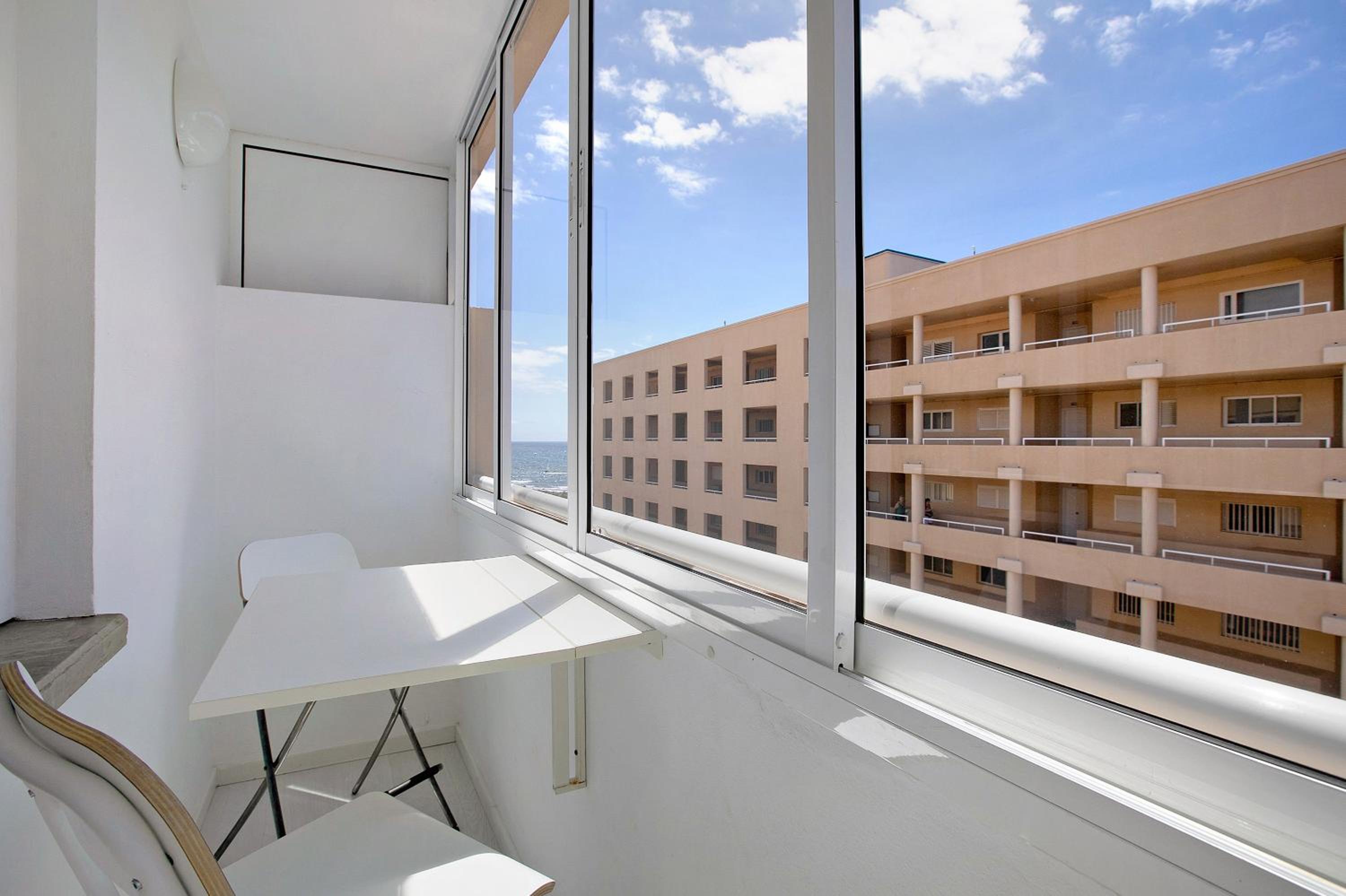 Three-Bedroom Premium Apartment with Balcony photo 3