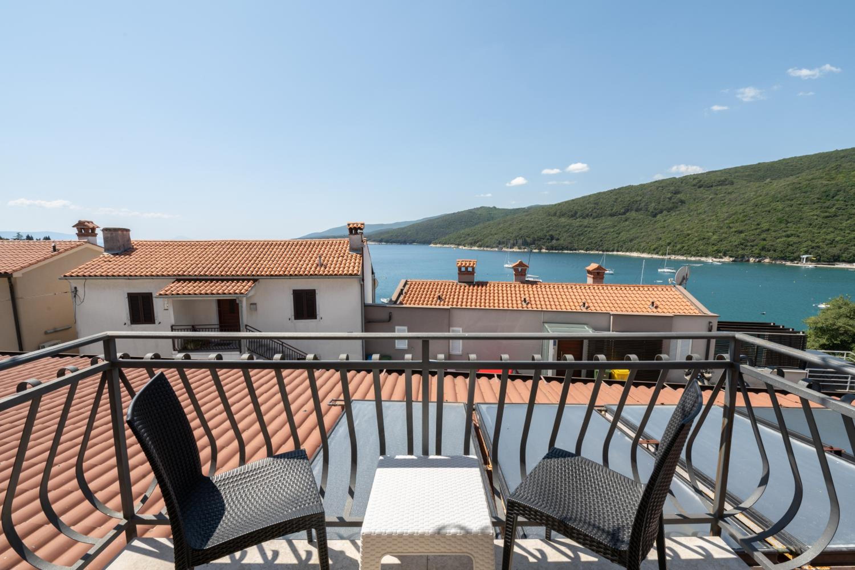 Double Room with Sea View - Photo 4