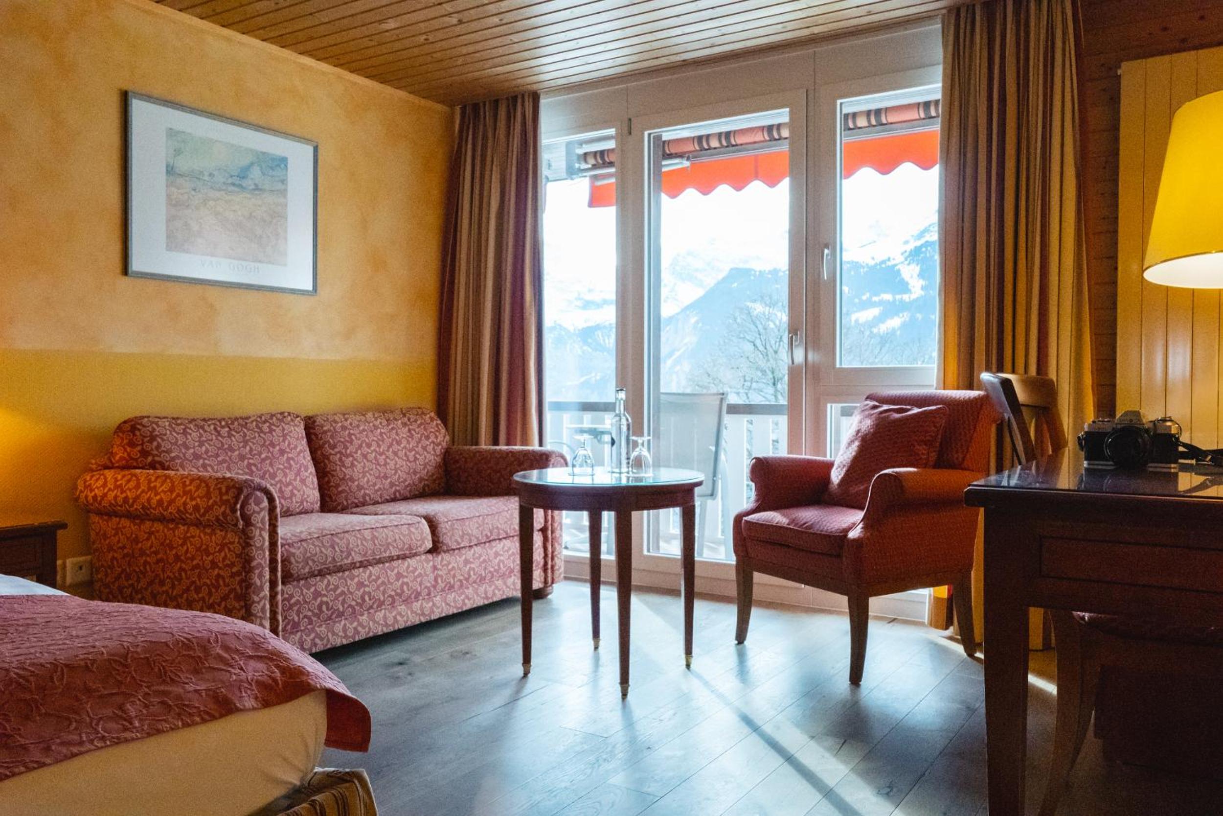 Family Room with Jungfrau view - Photo 3