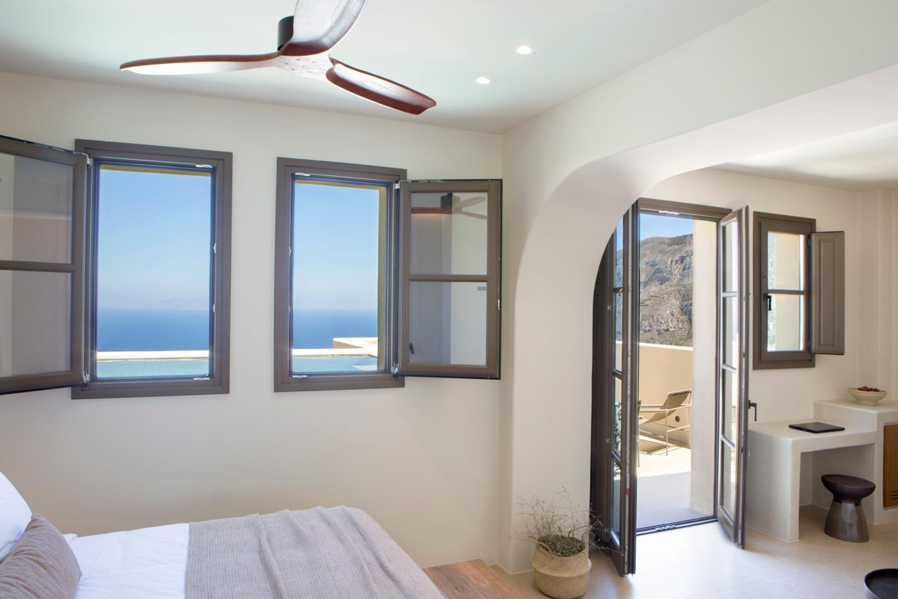 Junior Suite with Heated Plunge Pool and Sea View - Photo 1