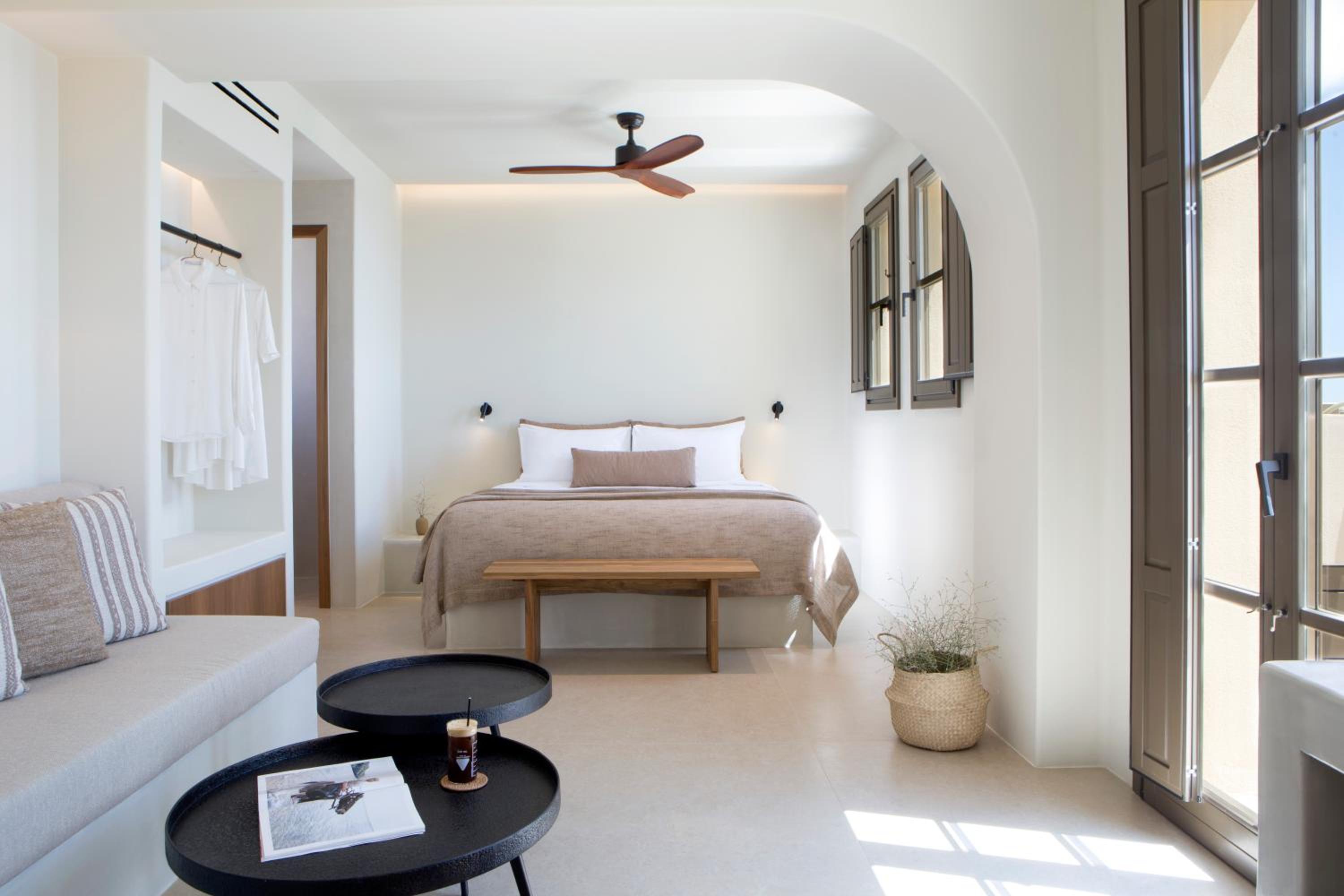 Junior Suite with Heated Plunge Pool and Sea View - Photo 9