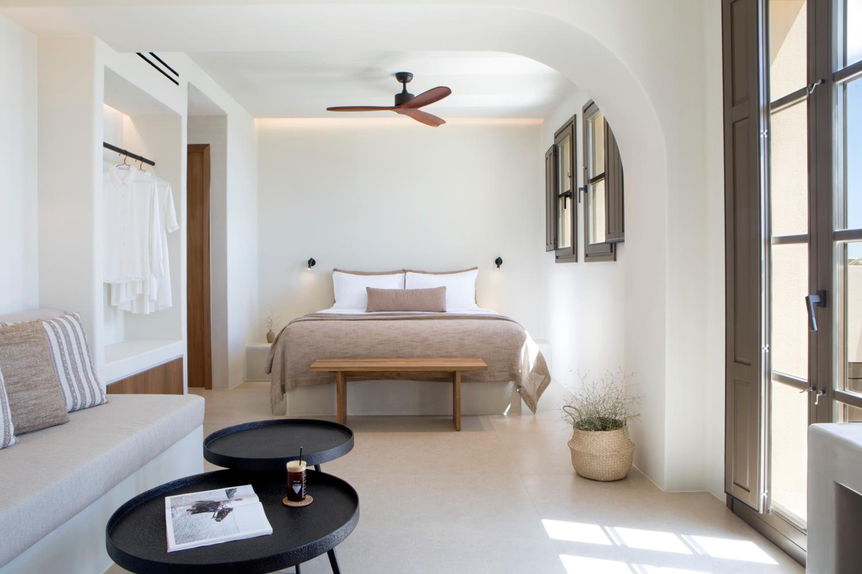 Junior Suite with Heated Plunge Pool and Sea View - Photo 13