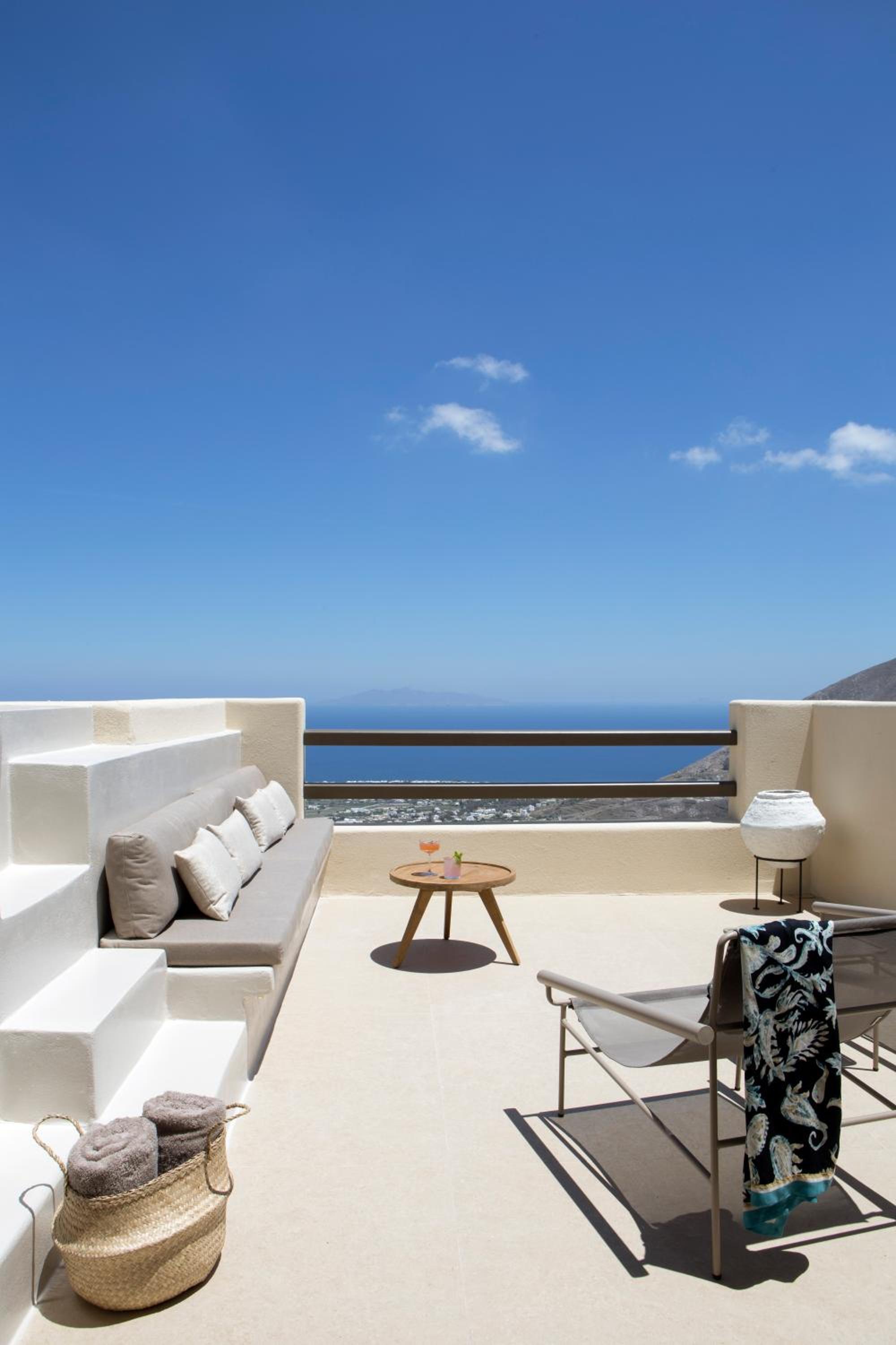 Junior Suite with Heated Plunge Pool and Sea View - Photo 19