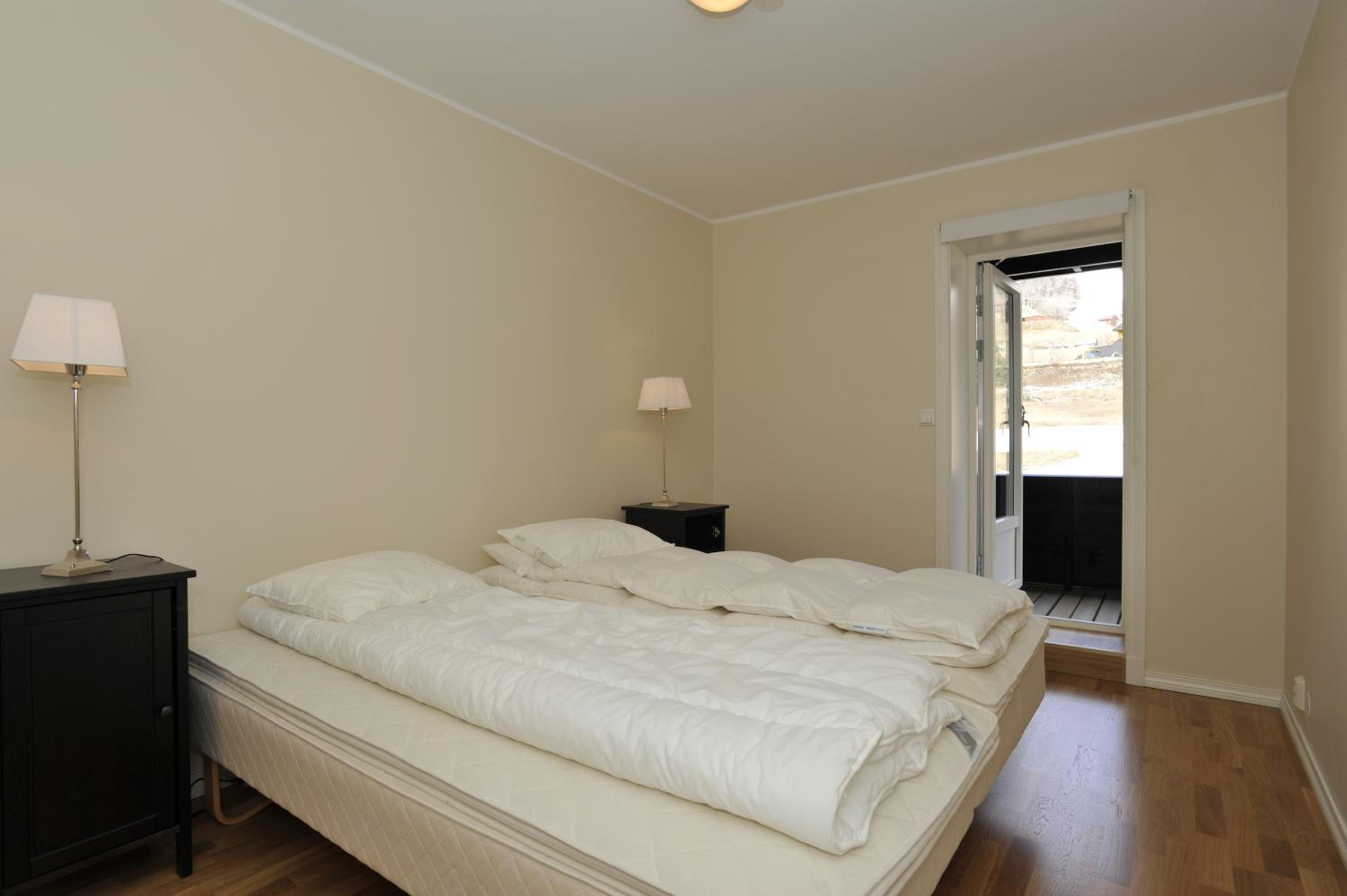 Three-Bedroom Apartment (6 Adults) - Photo 3