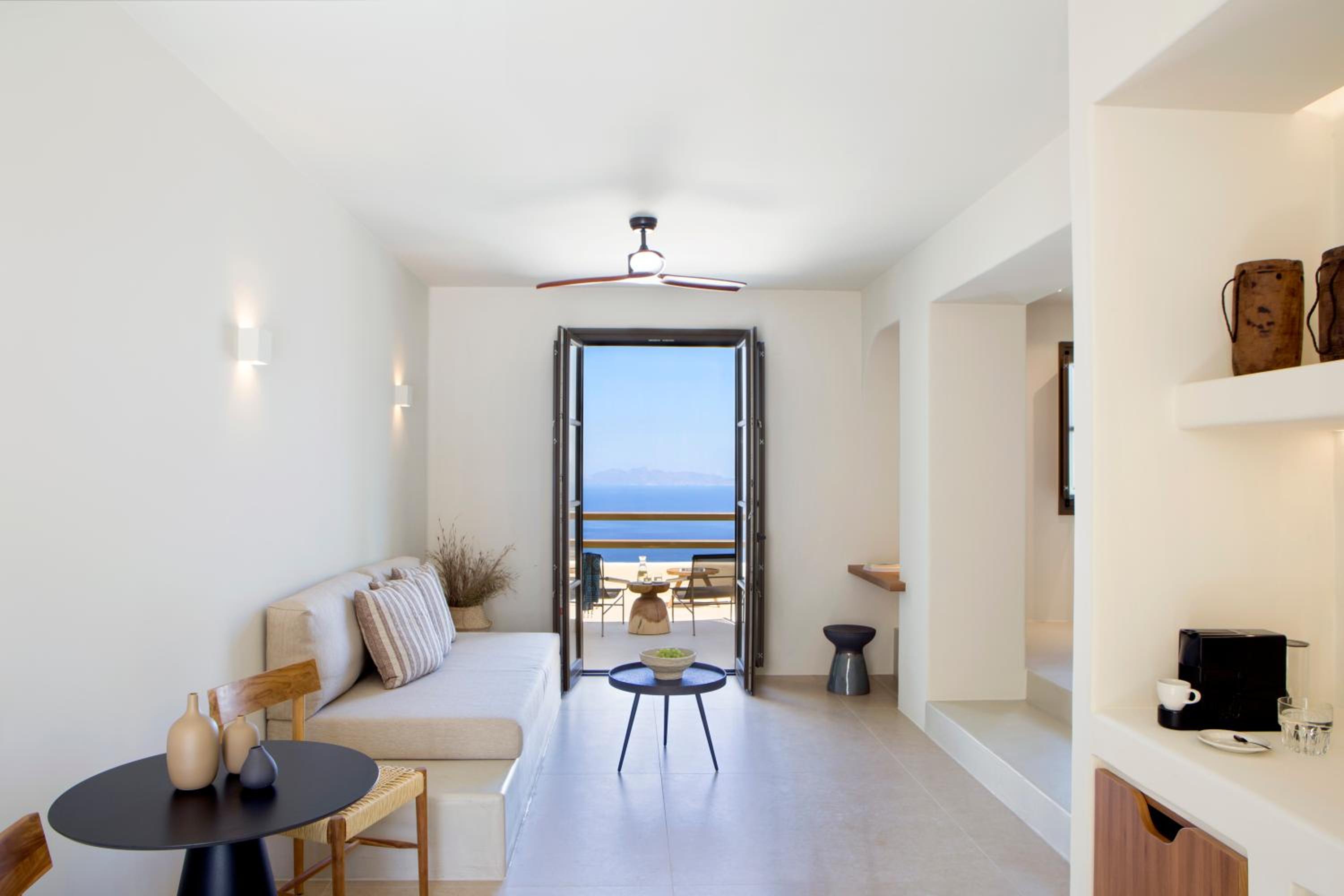 Superior Suite with Heated Plunge Pool and Sea View - Photo 22