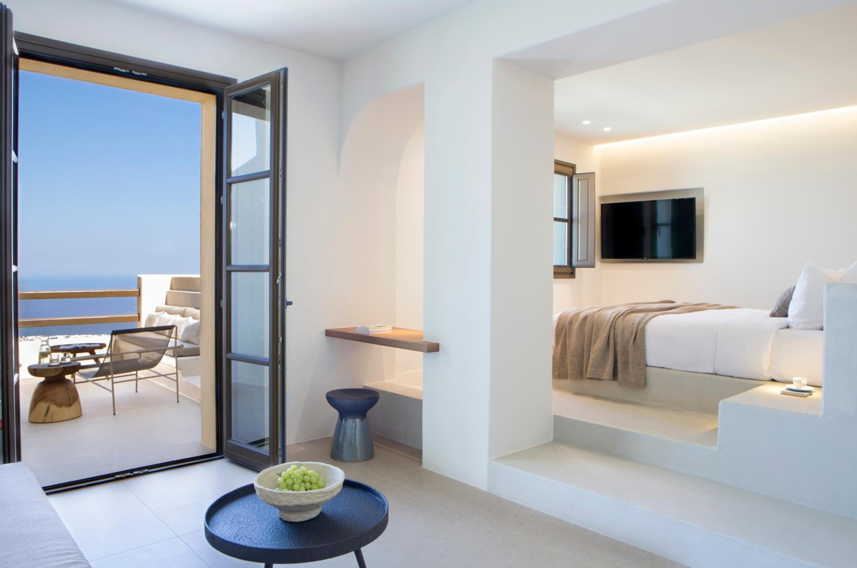 Superior Suite with Heated Plunge Pool and Sea View - Photo 4