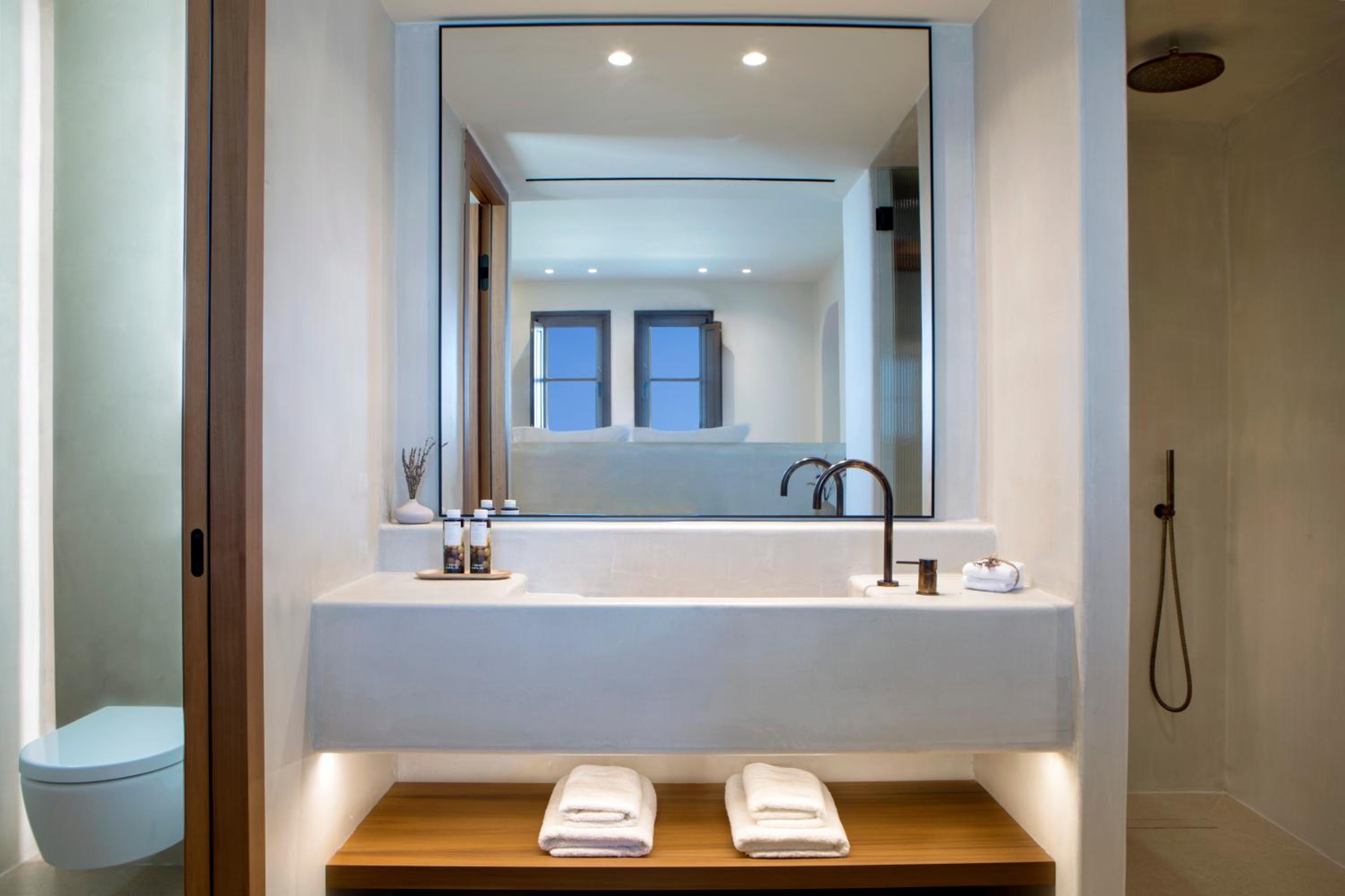Superior Suite with Heated Plunge Pool and Sea View - Photo 14