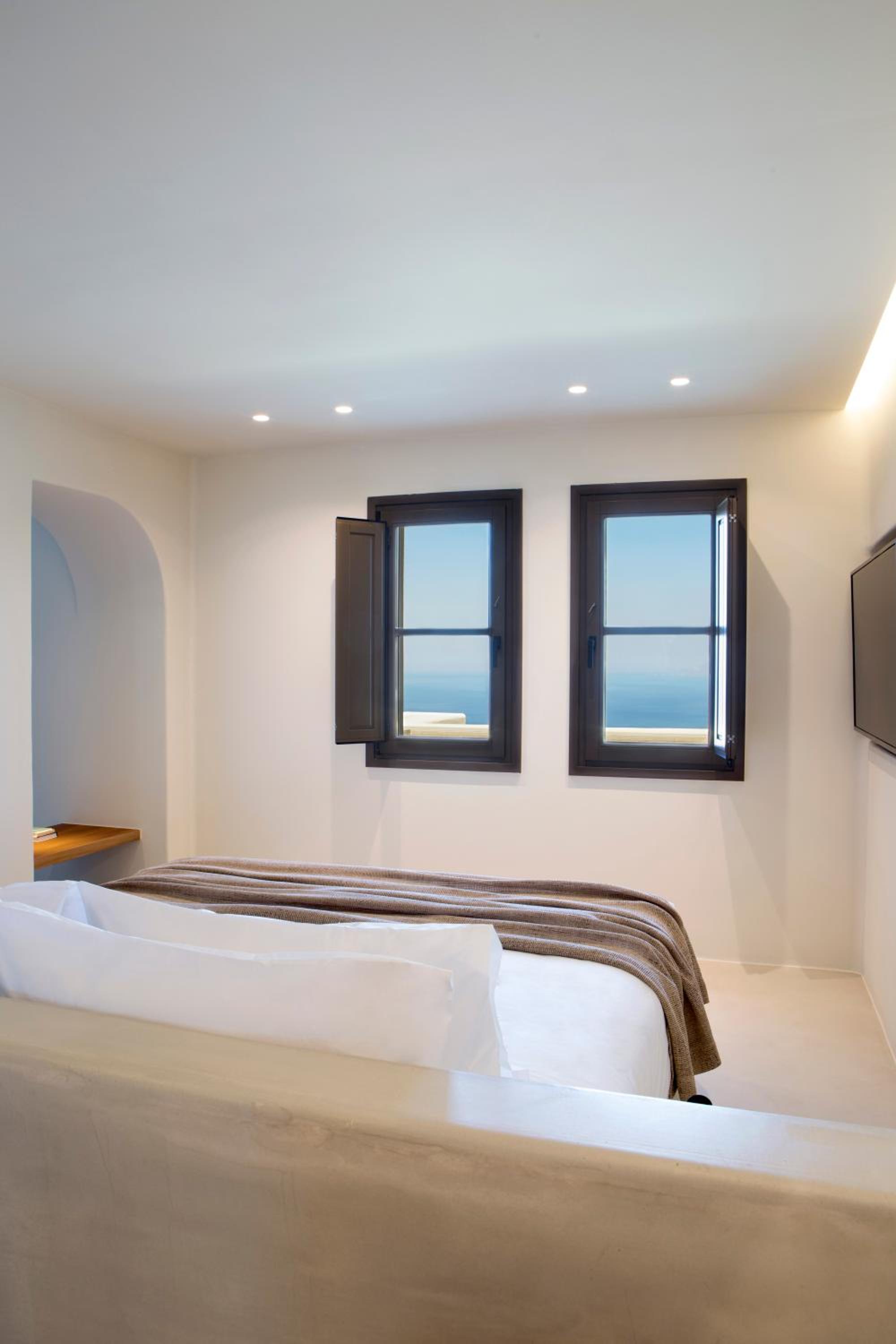 Superior Suite with Heated Plunge Pool and Sea View