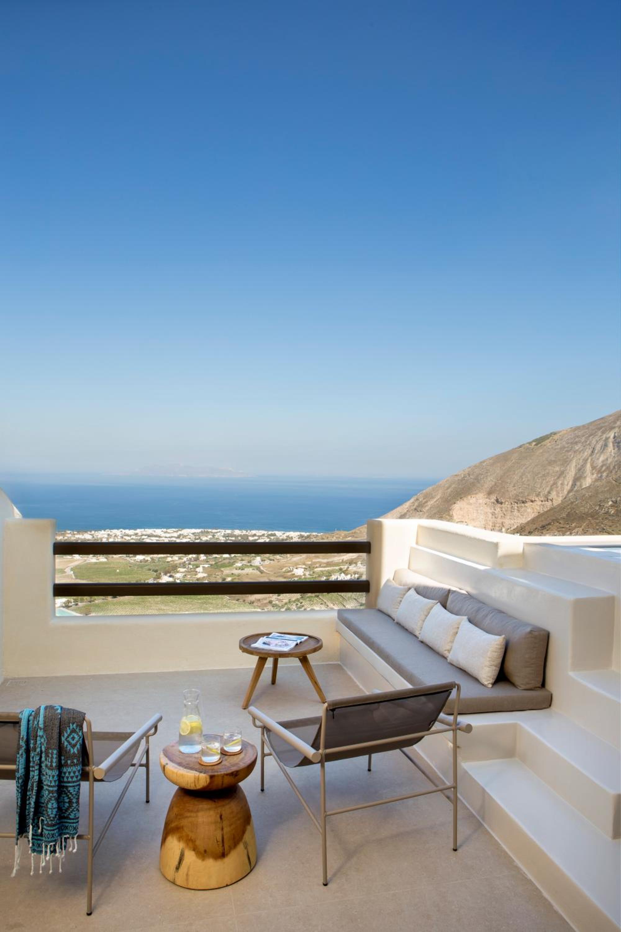 Superior Suite with Heated Plunge Pool and Sea View - Photo 18