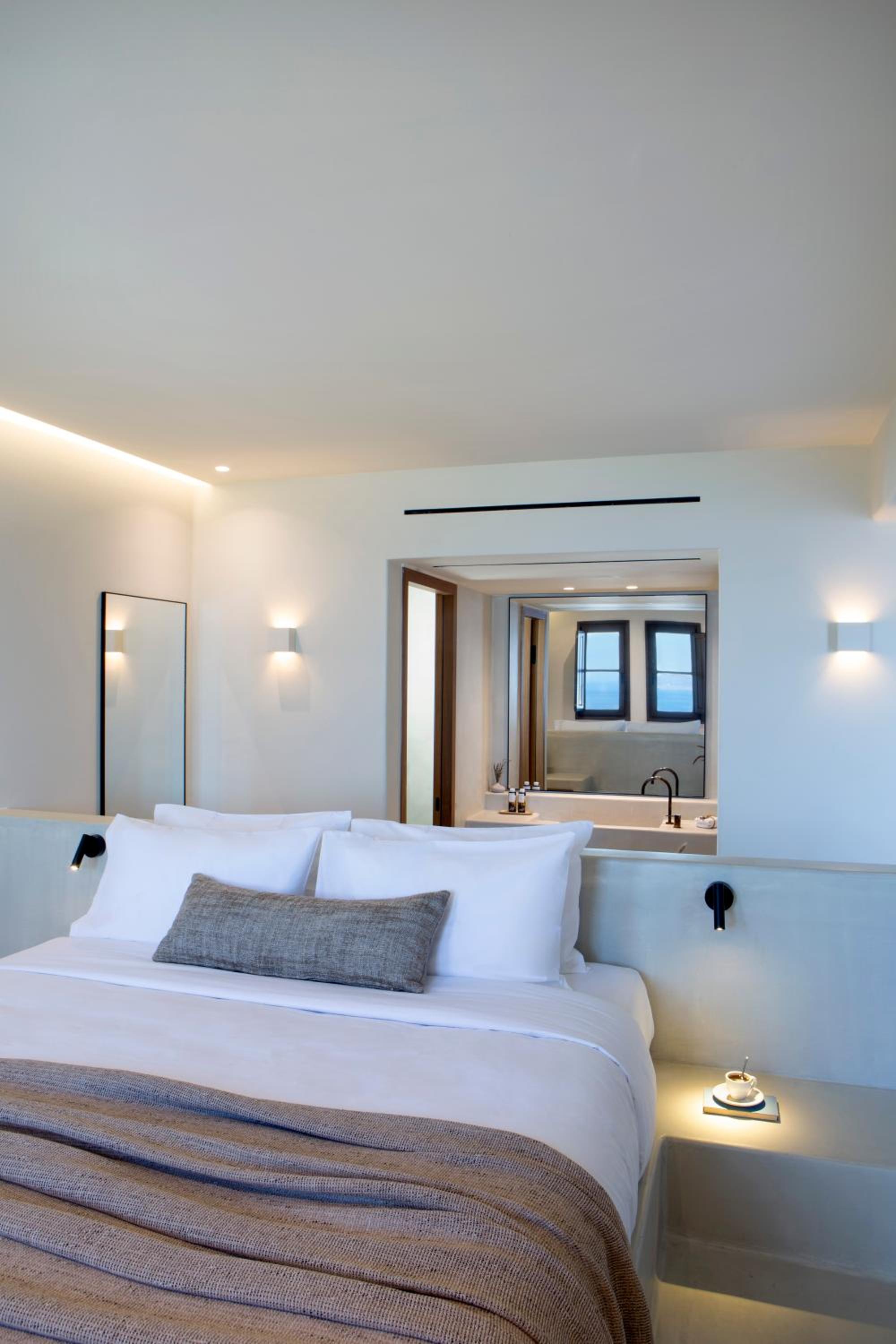 Superior Suite with Heated Plunge Pool and Sea View - Photo 11