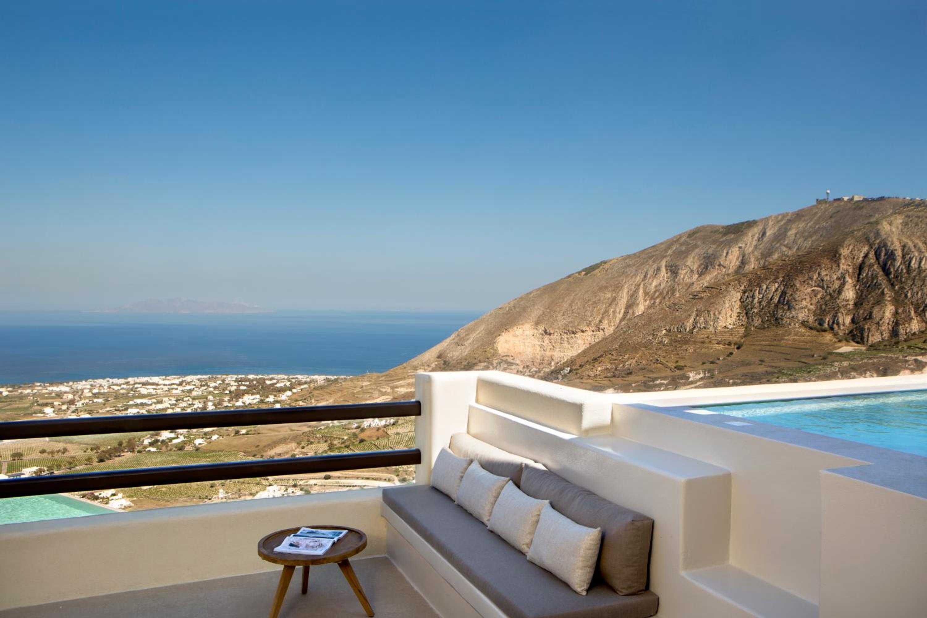Superior Suite with Heated Plunge Pool and Sea View - Photo 19