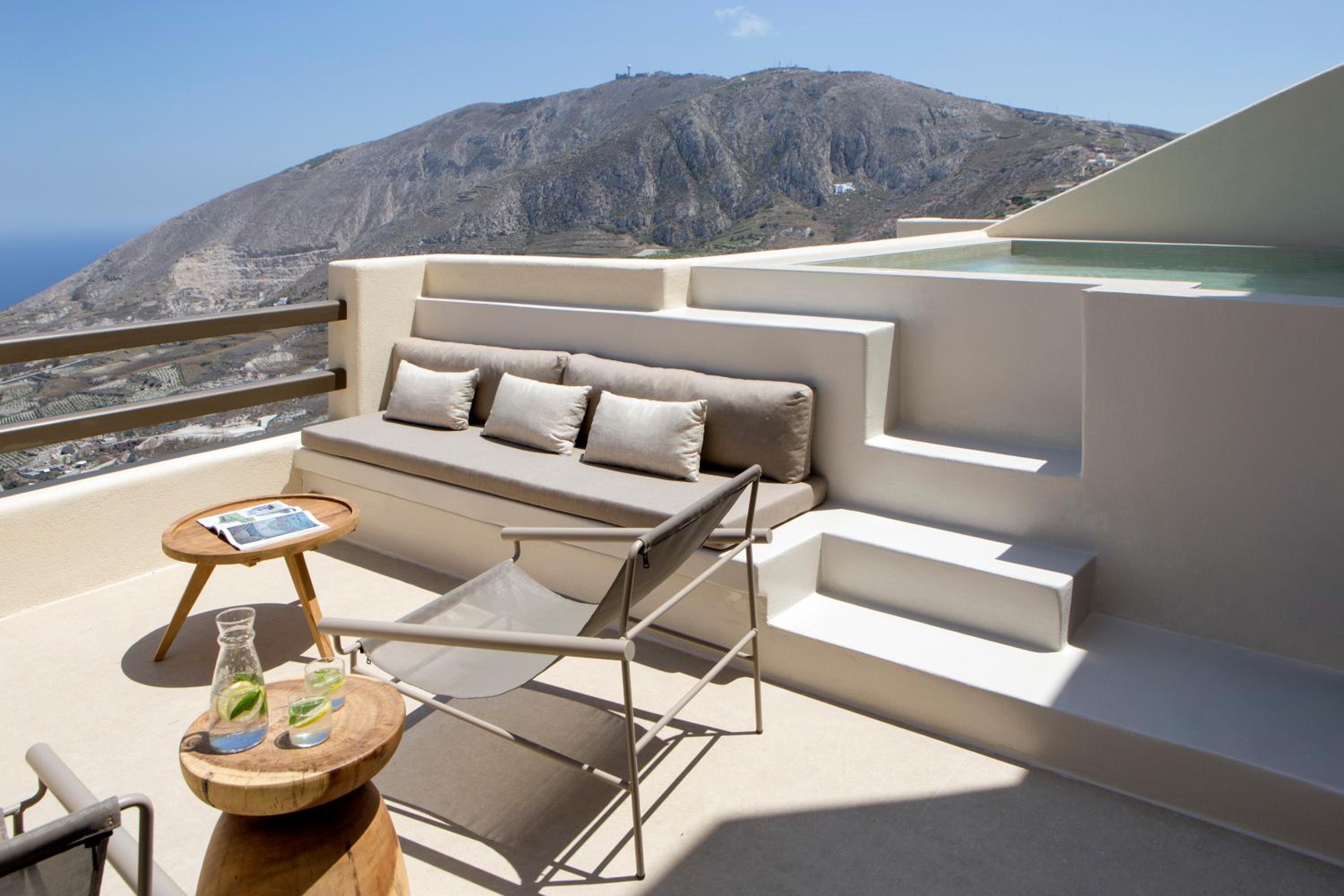 Superior Suite with Heated Plunge Pool and Sea View - Photo 5