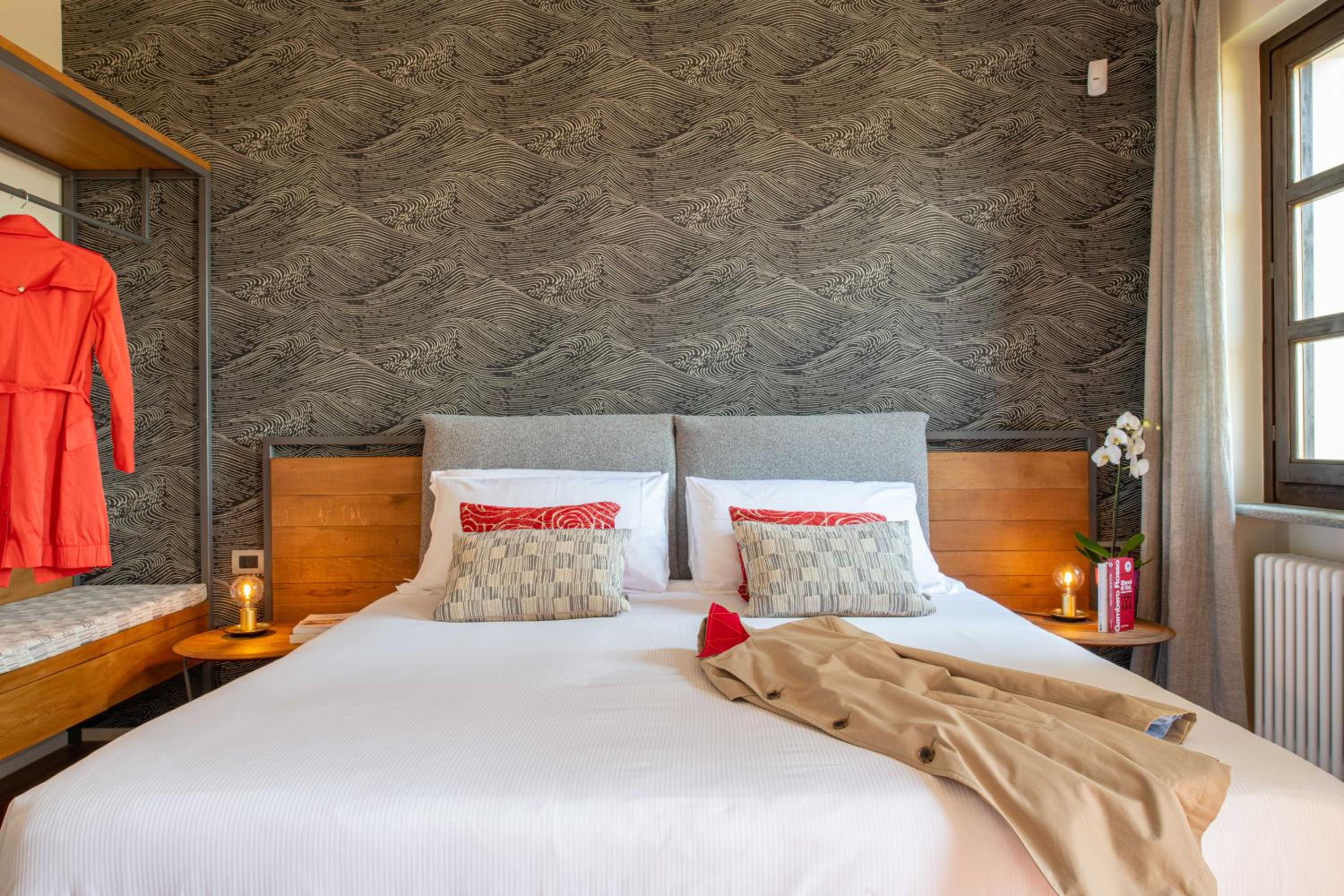 Superior Deluxe Double or Twin Room  photo 3
