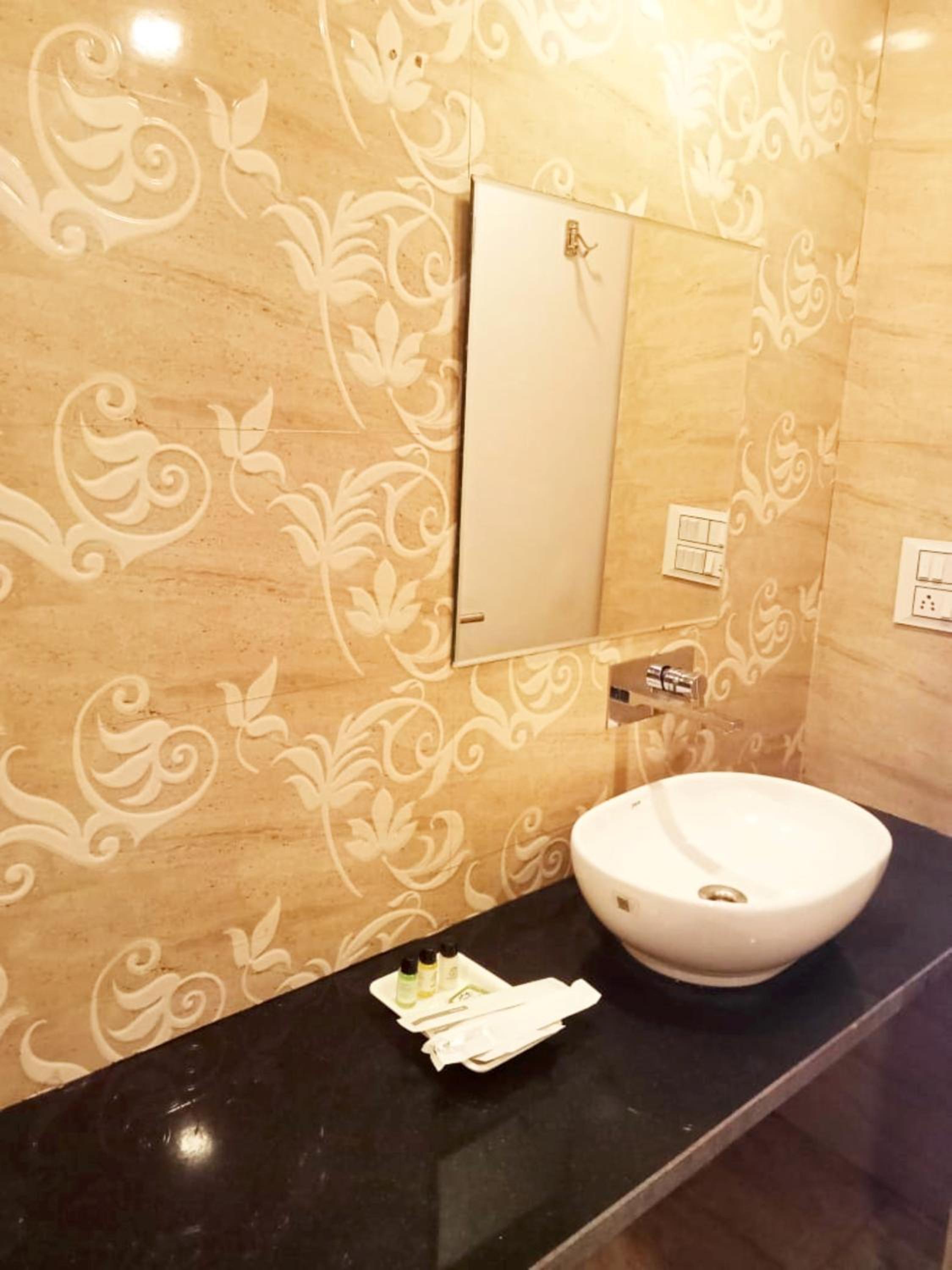 Deluxe Triple Room - Photo 10