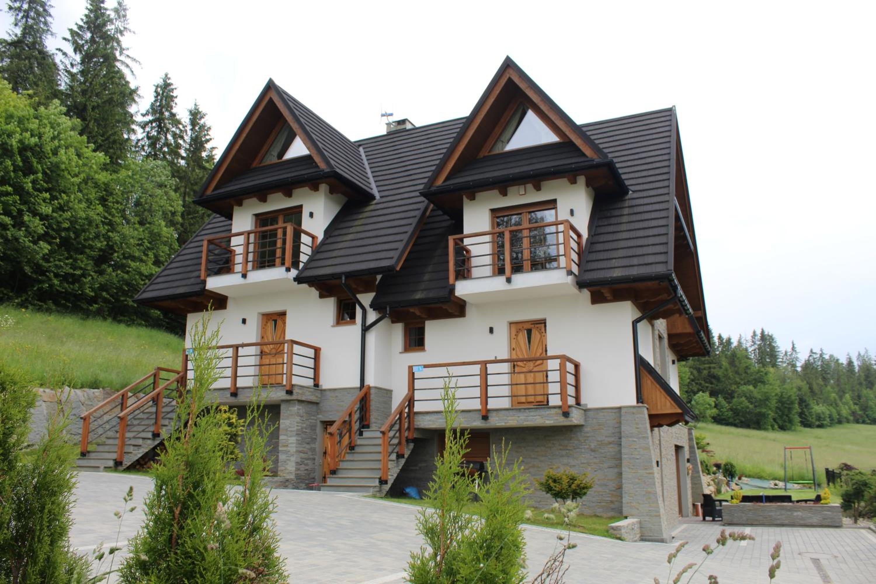 Three-Bedroom House photo 1