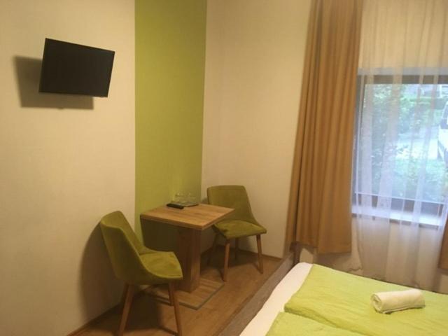 Standard Double Room with Two Double Beds photo 2