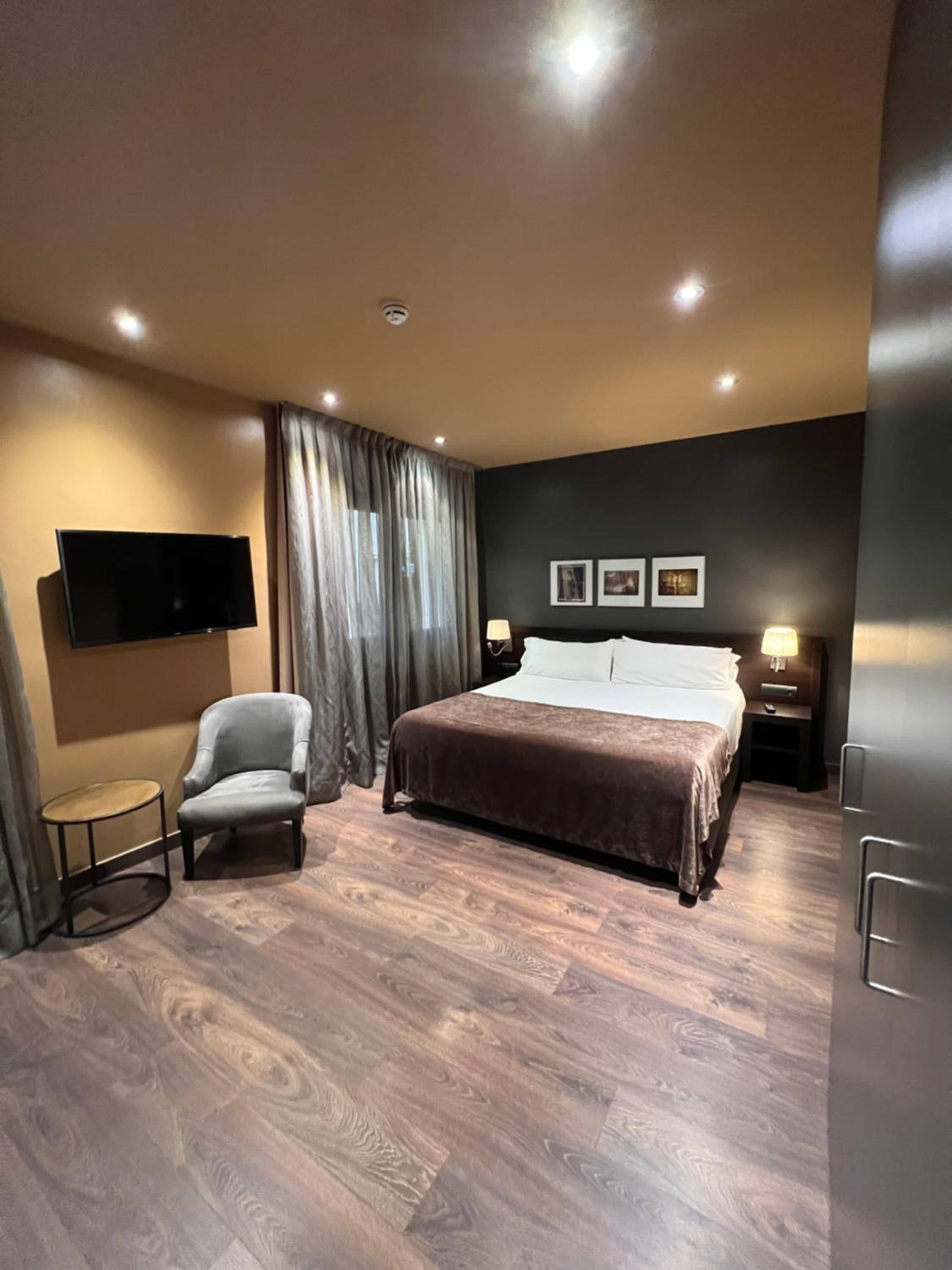 Double or Twin Room photo 3