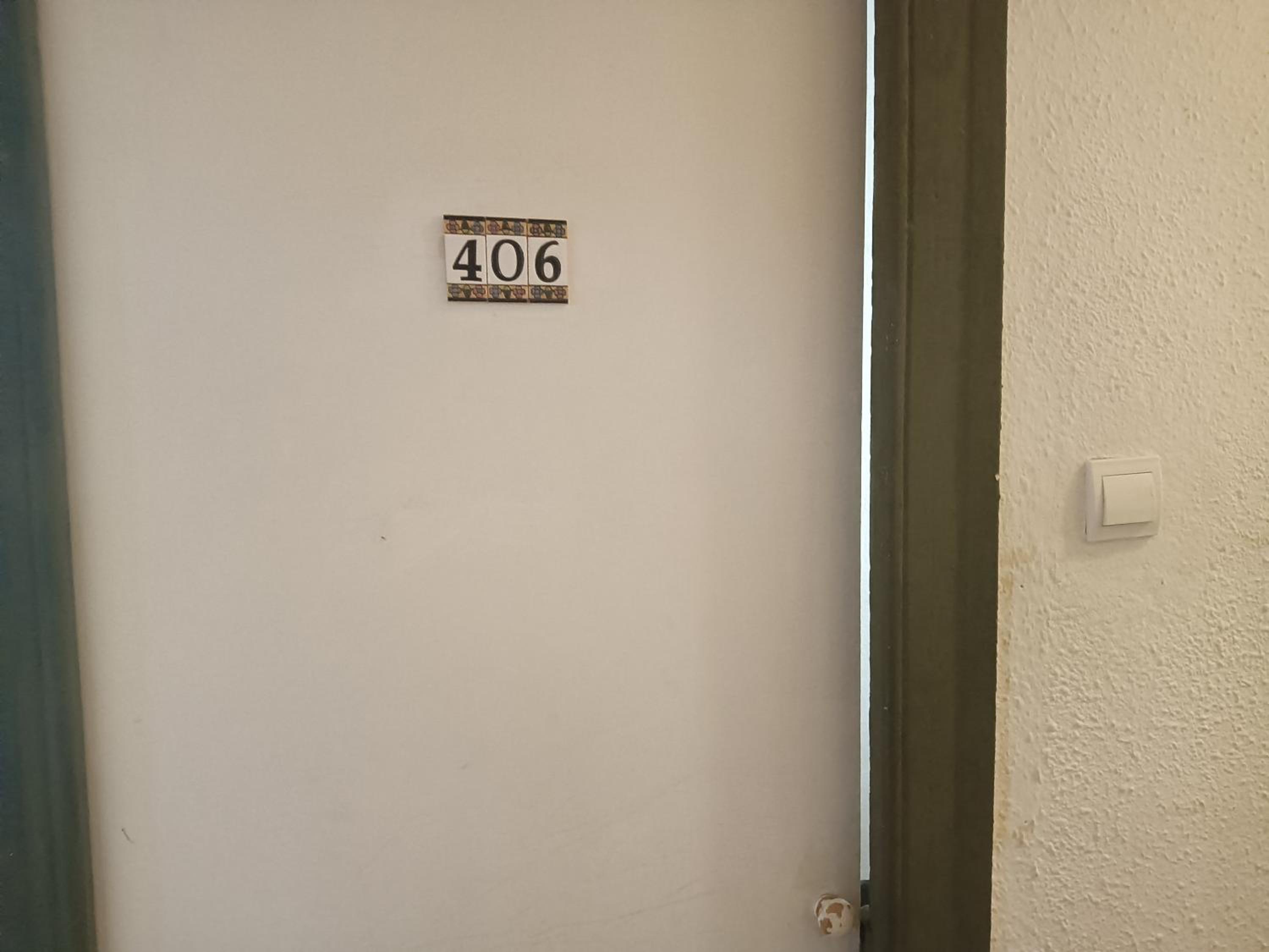 Small Single Room photo 2