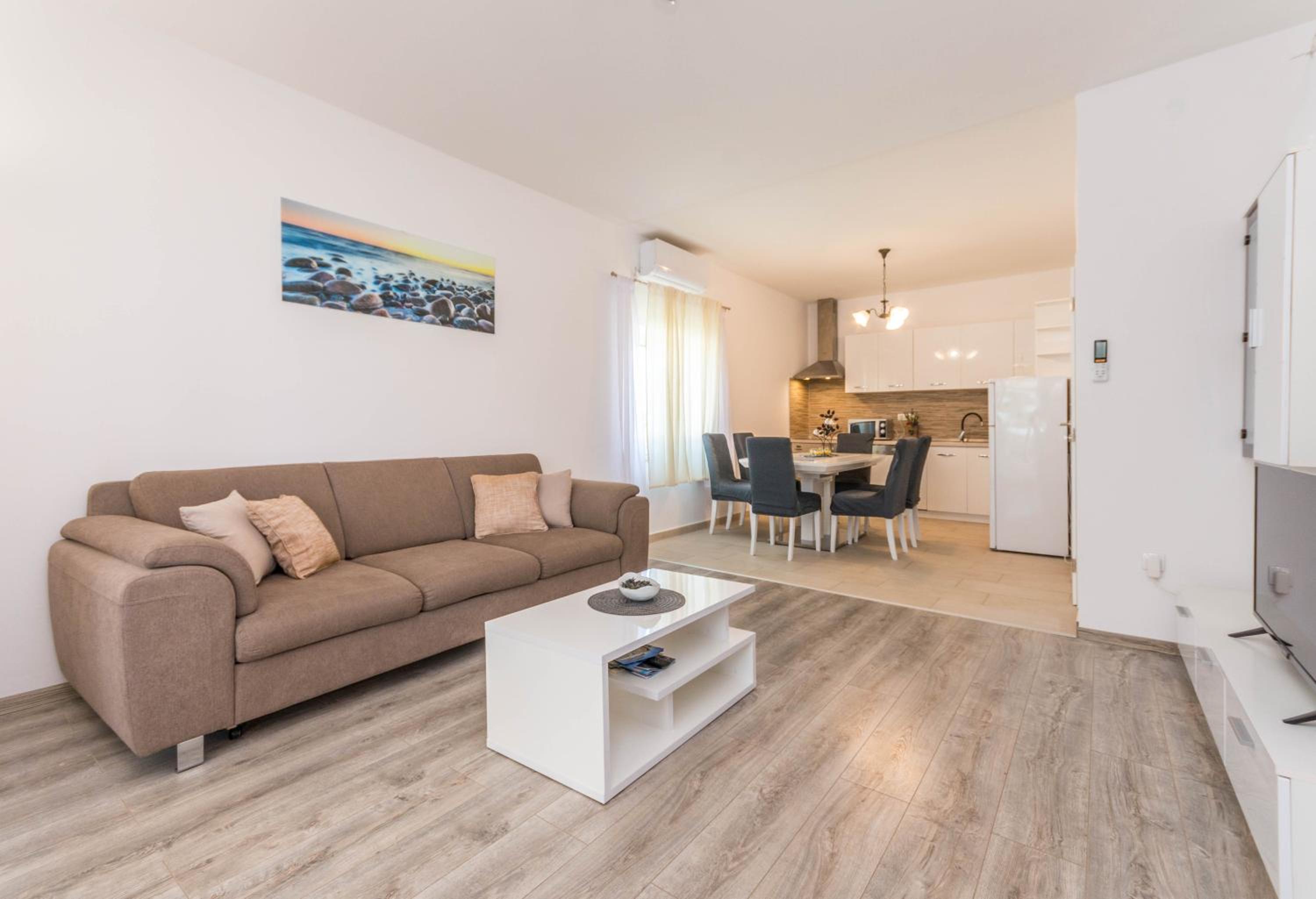 Three-Bedroom Villa photo 1