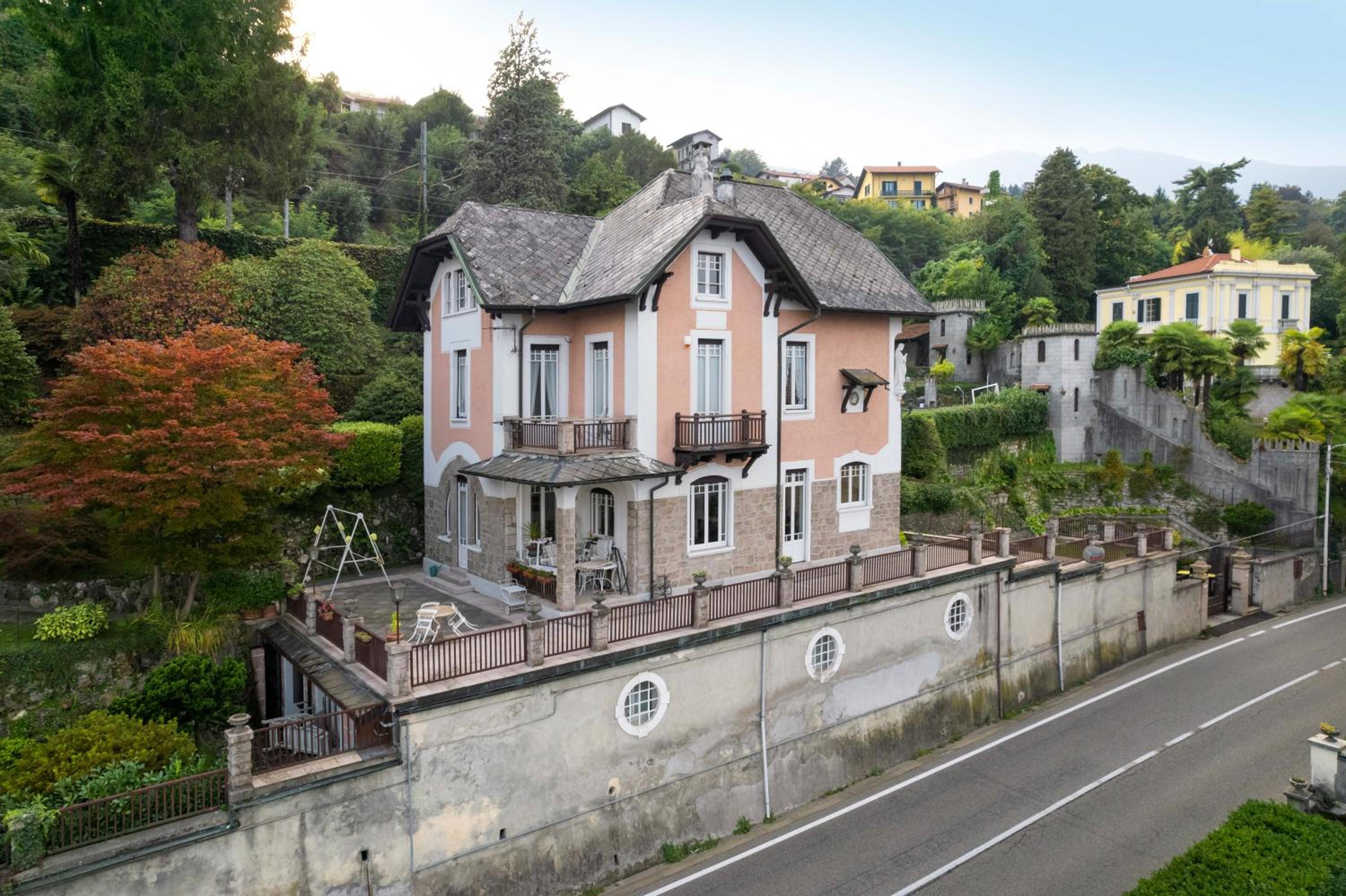 Villa photo 2