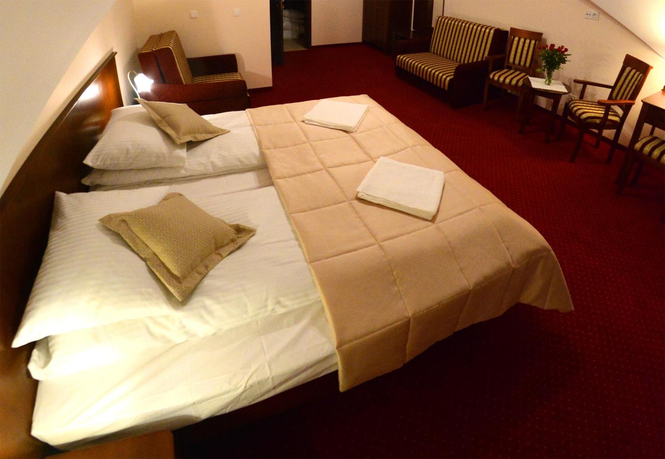 Quintuple Room (5 Adults) - Photo 2