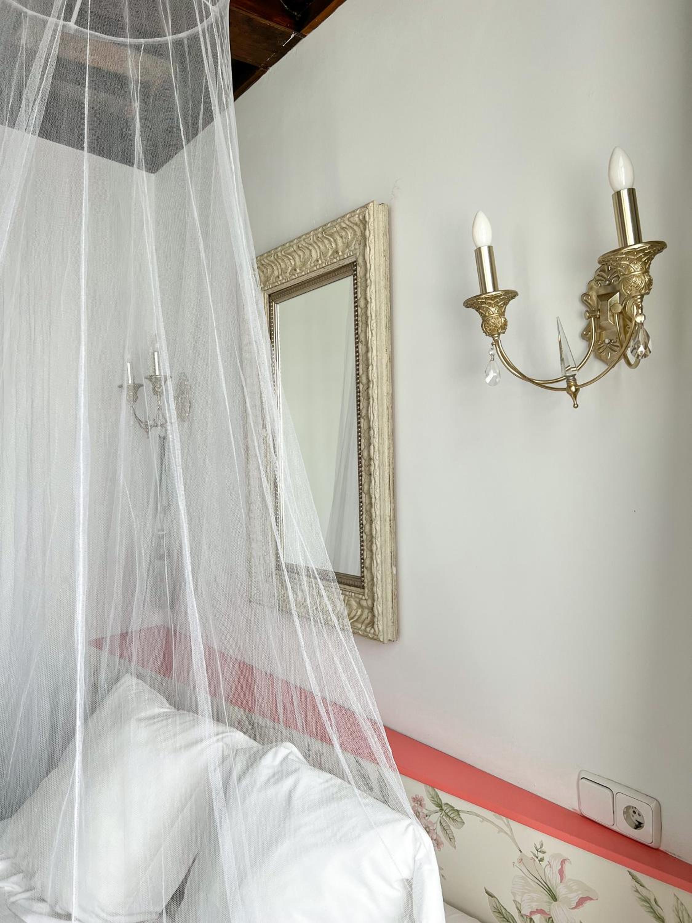 Double Room with Private Bathroom - Photo 13